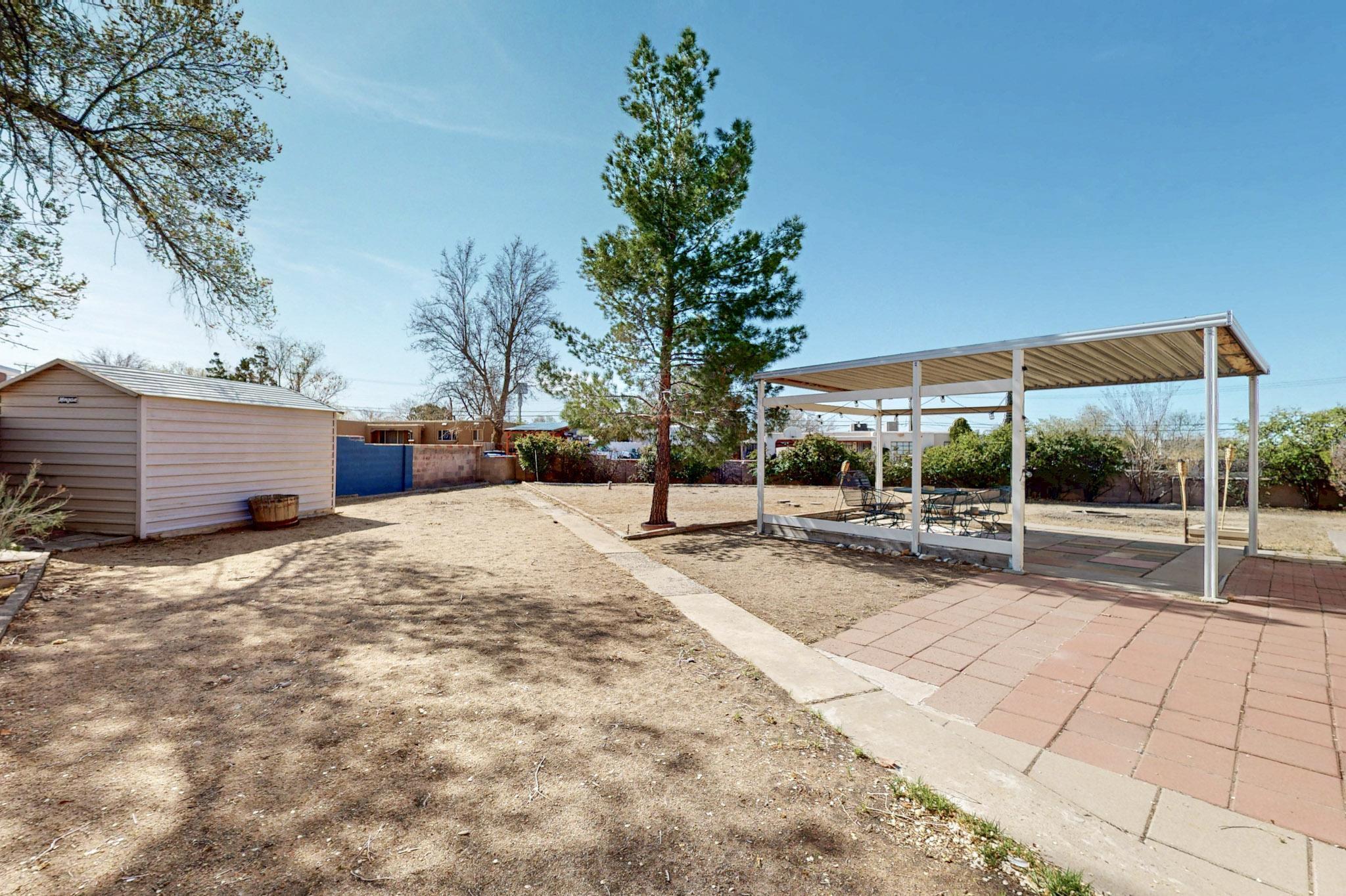 2400 ELIZABETH Street NE