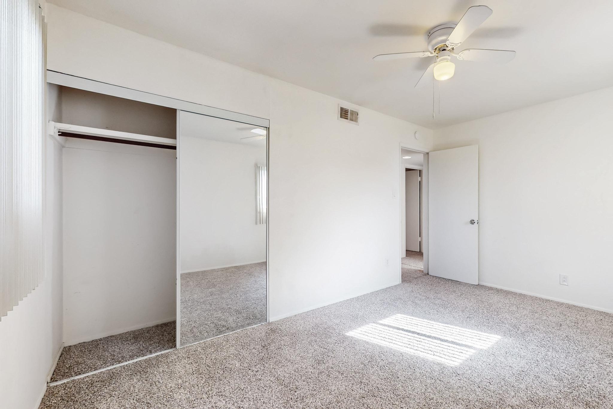 2400 ELIZABETH Street NE