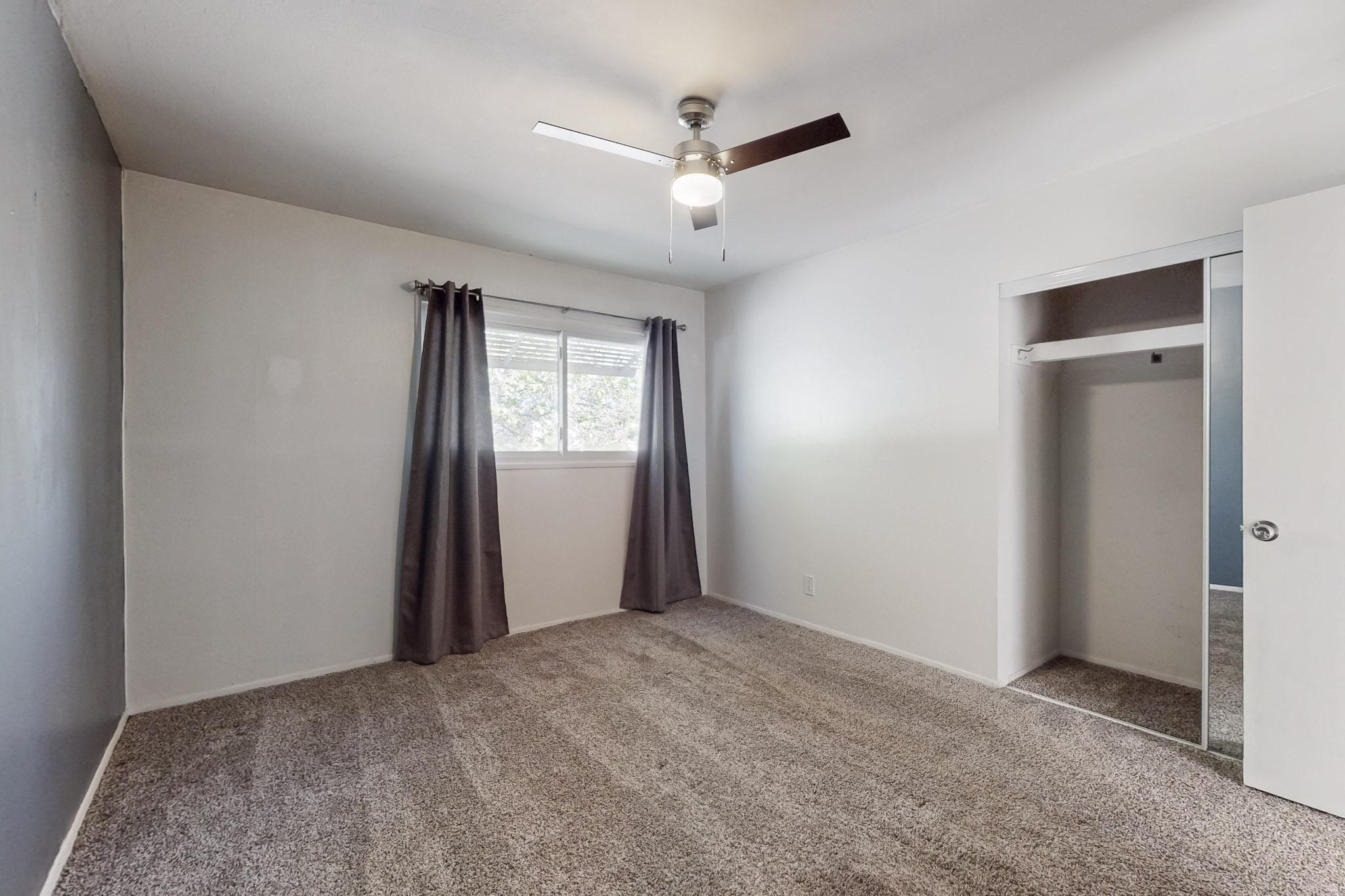 2400 ELIZABETH Street NE