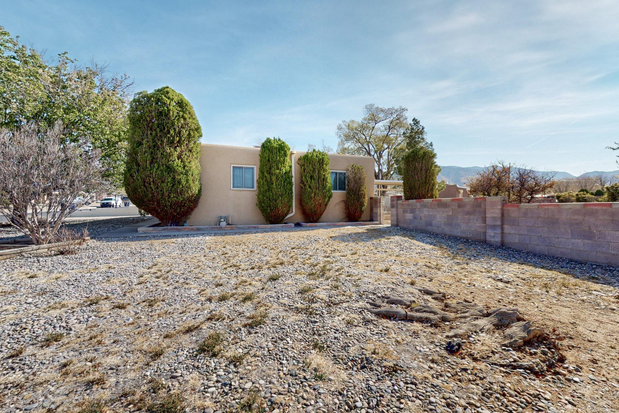 2400 ELIZABETH Street NE