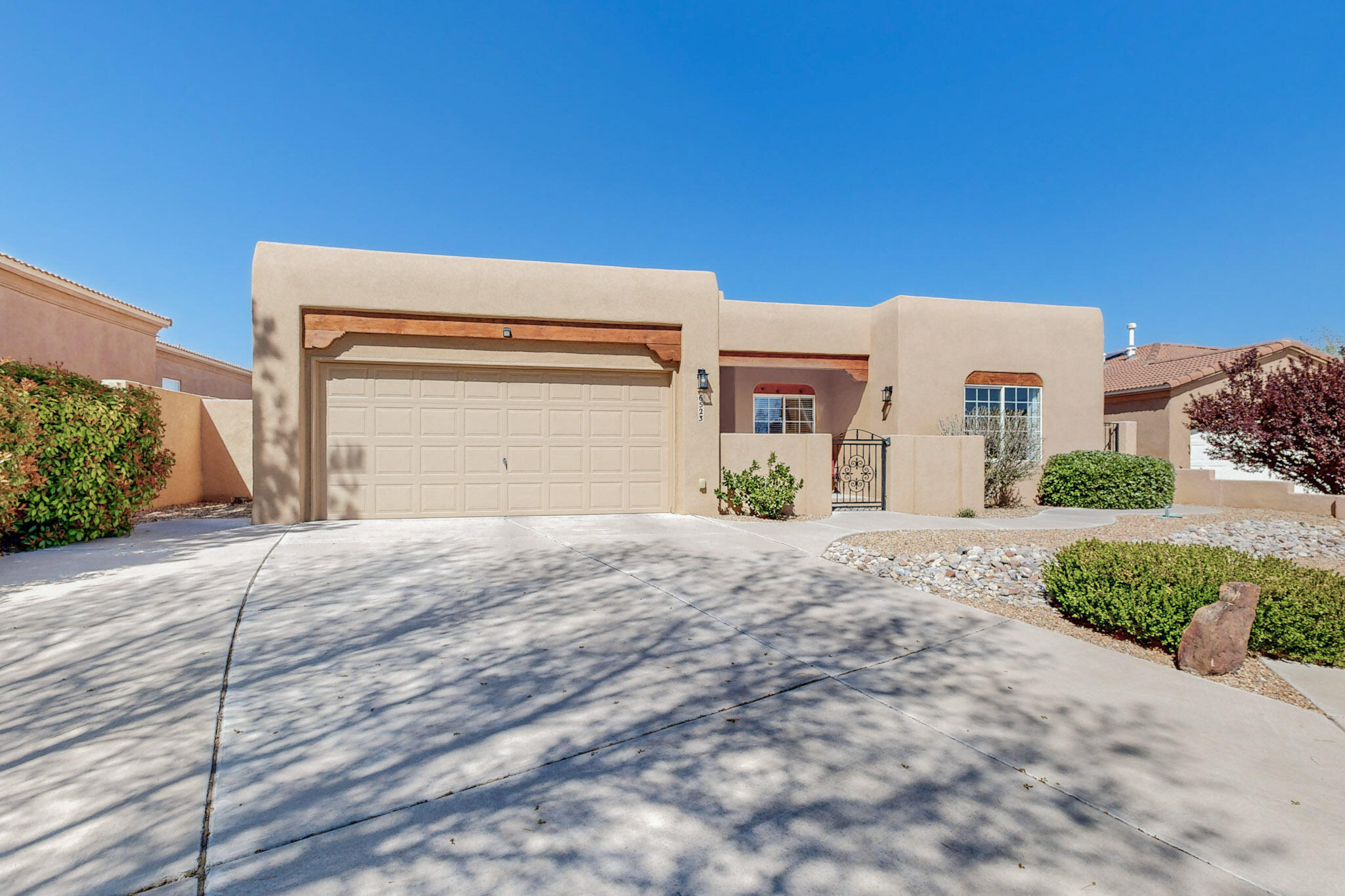 6523 MOON SHADOWS Drive NW