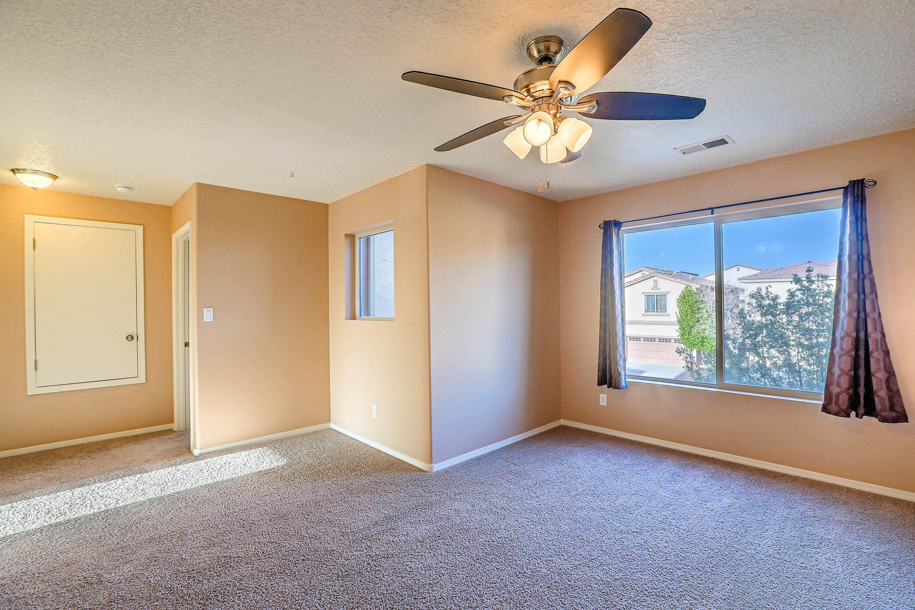 2039 MAYWOOD Drive SE