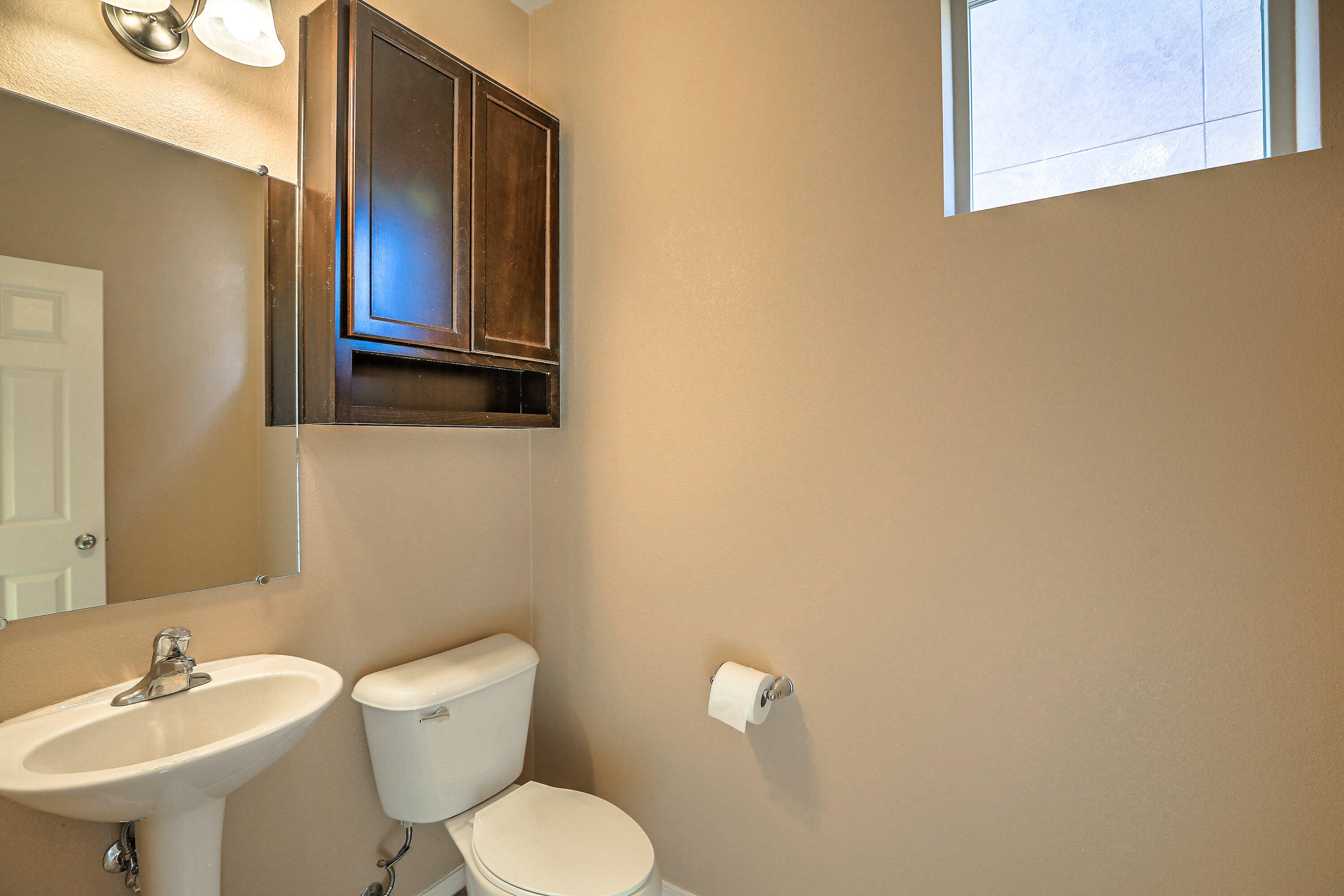 2039 MAYWOOD Drive SE