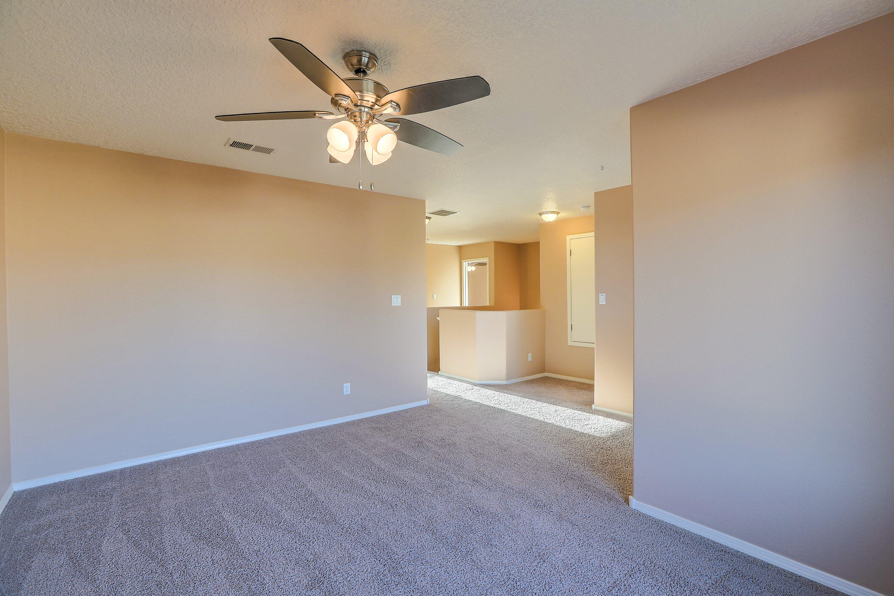 2039 MAYWOOD Drive SE