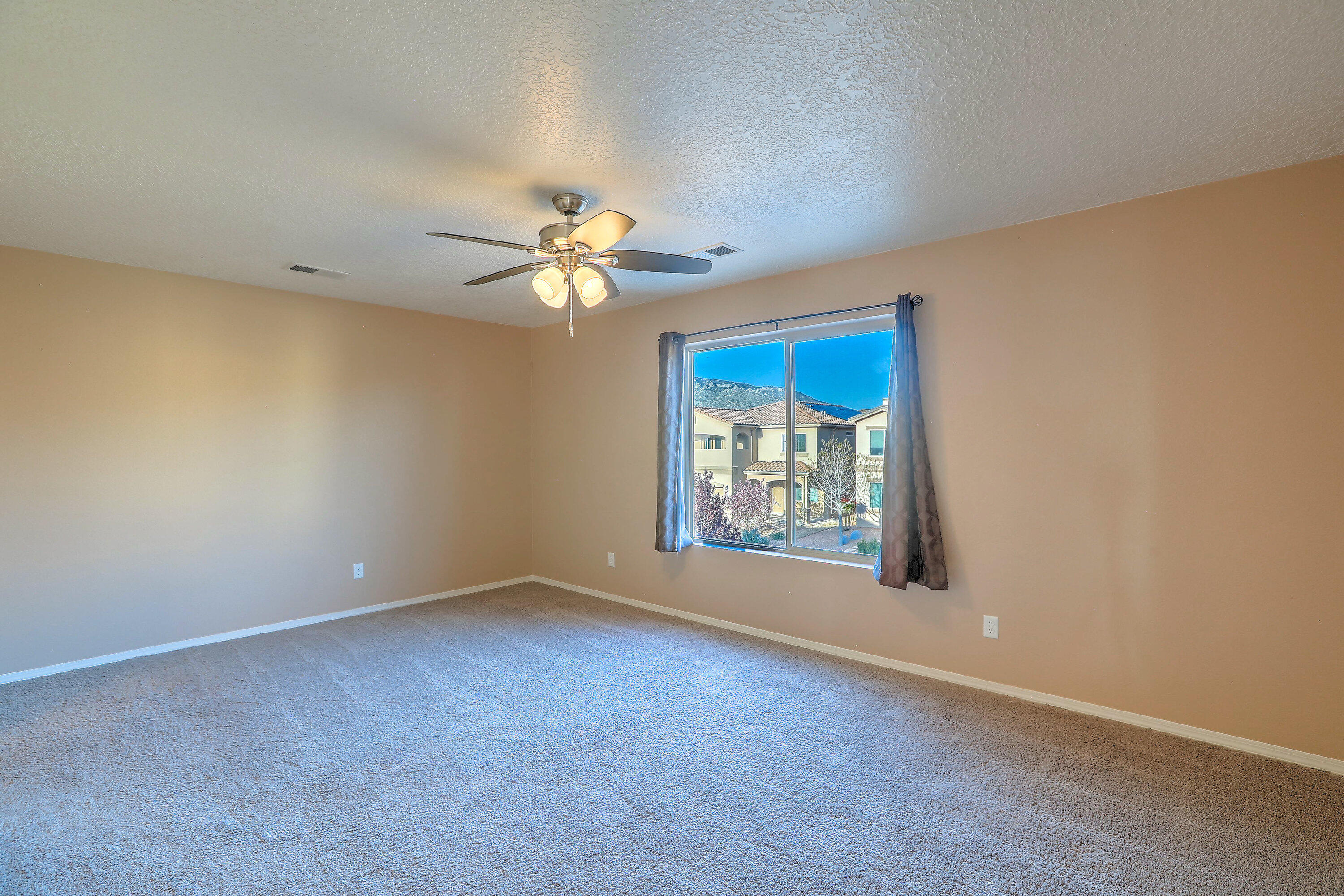 2039 MAYWOOD Drive SE