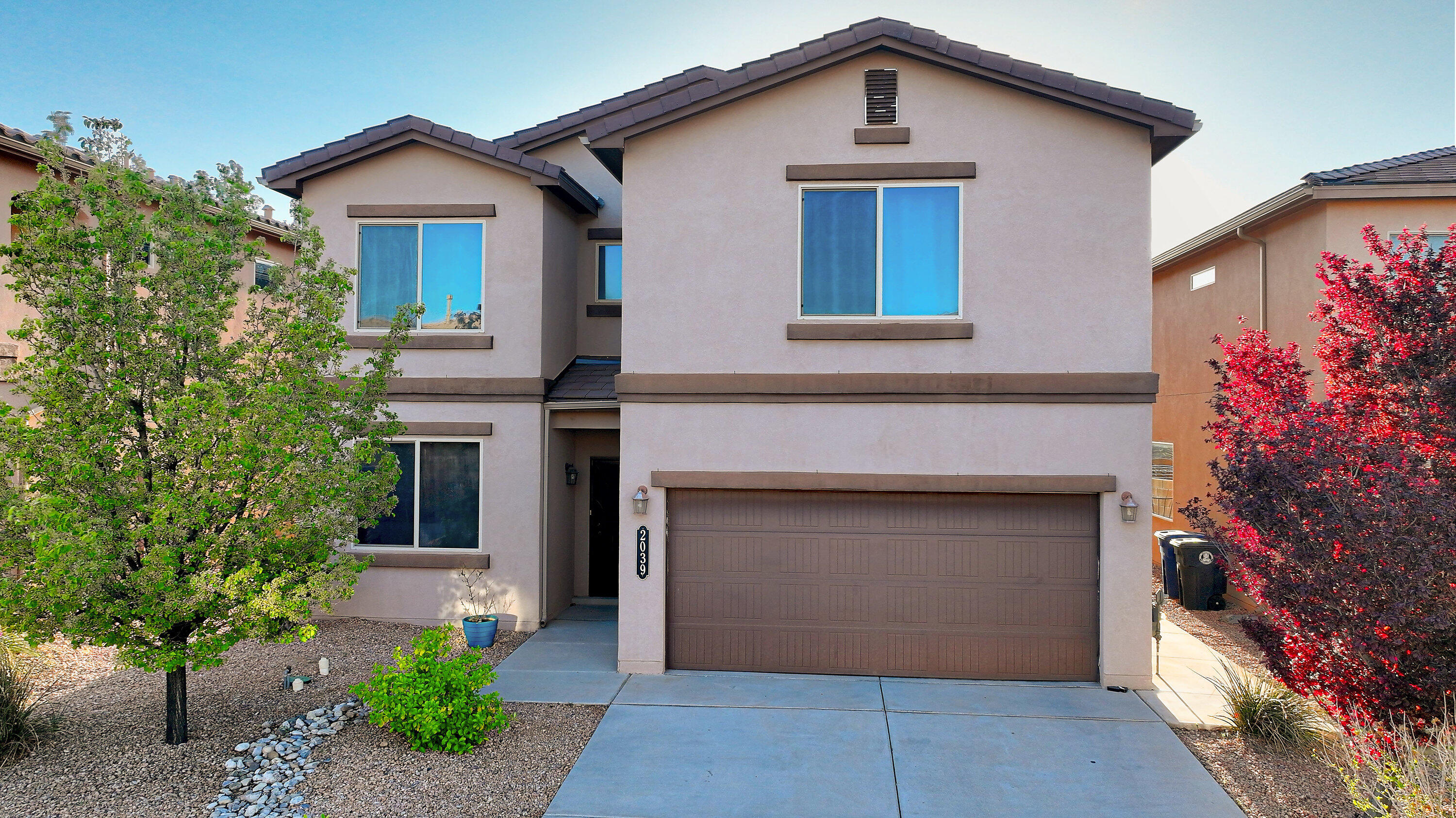 2039 MAYWOOD Drive SE