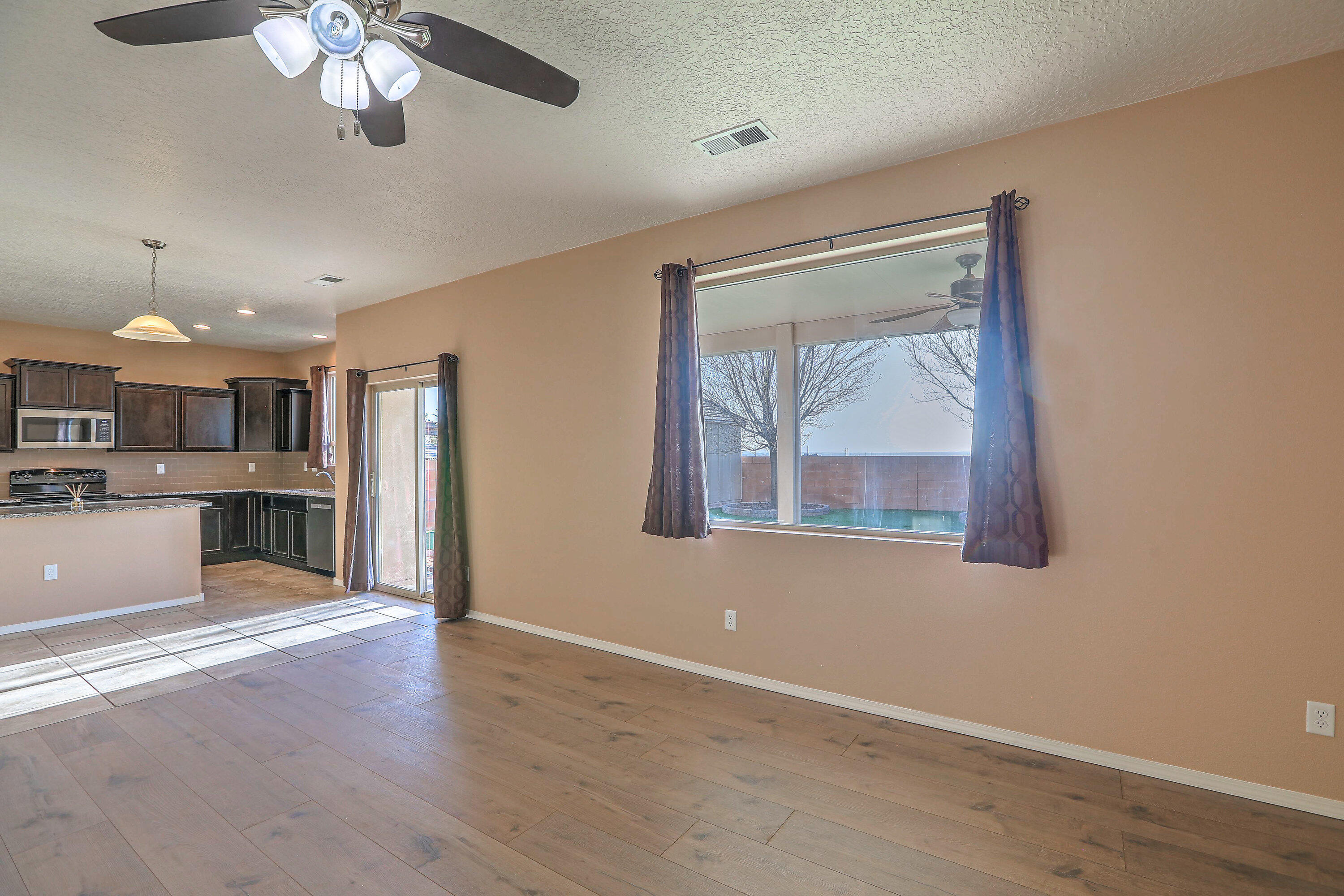 2039 MAYWOOD Drive SE