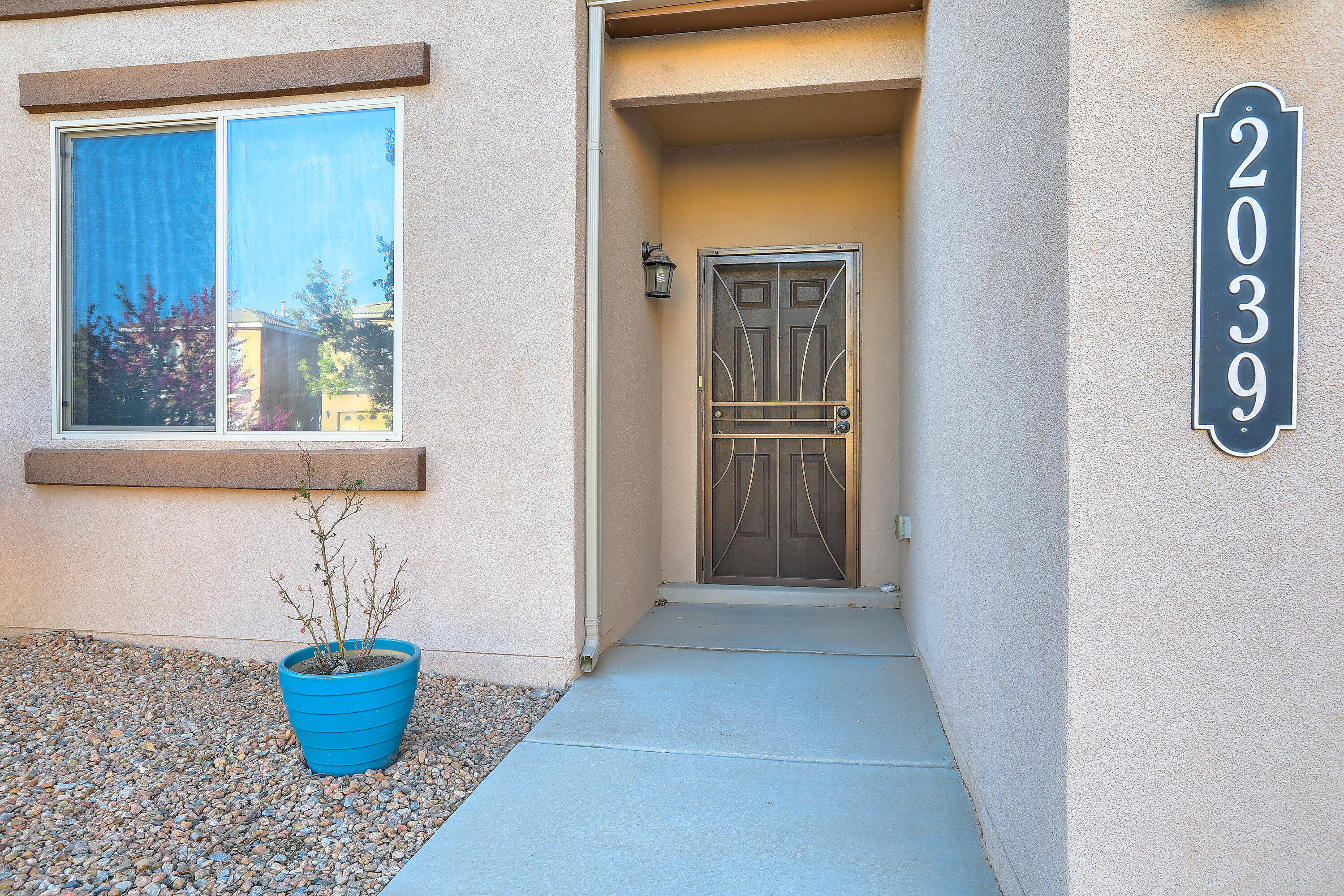 2039 MAYWOOD Drive SE