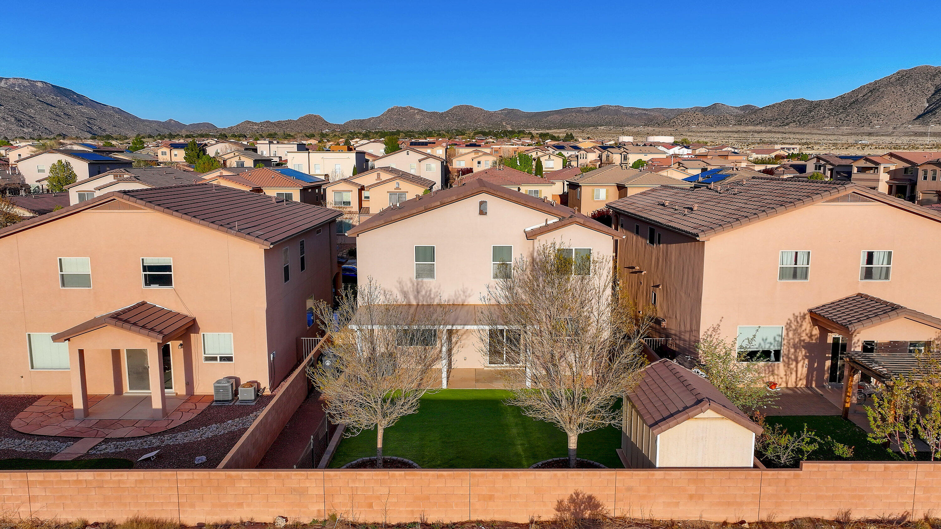 2039 MAYWOOD Drive SE