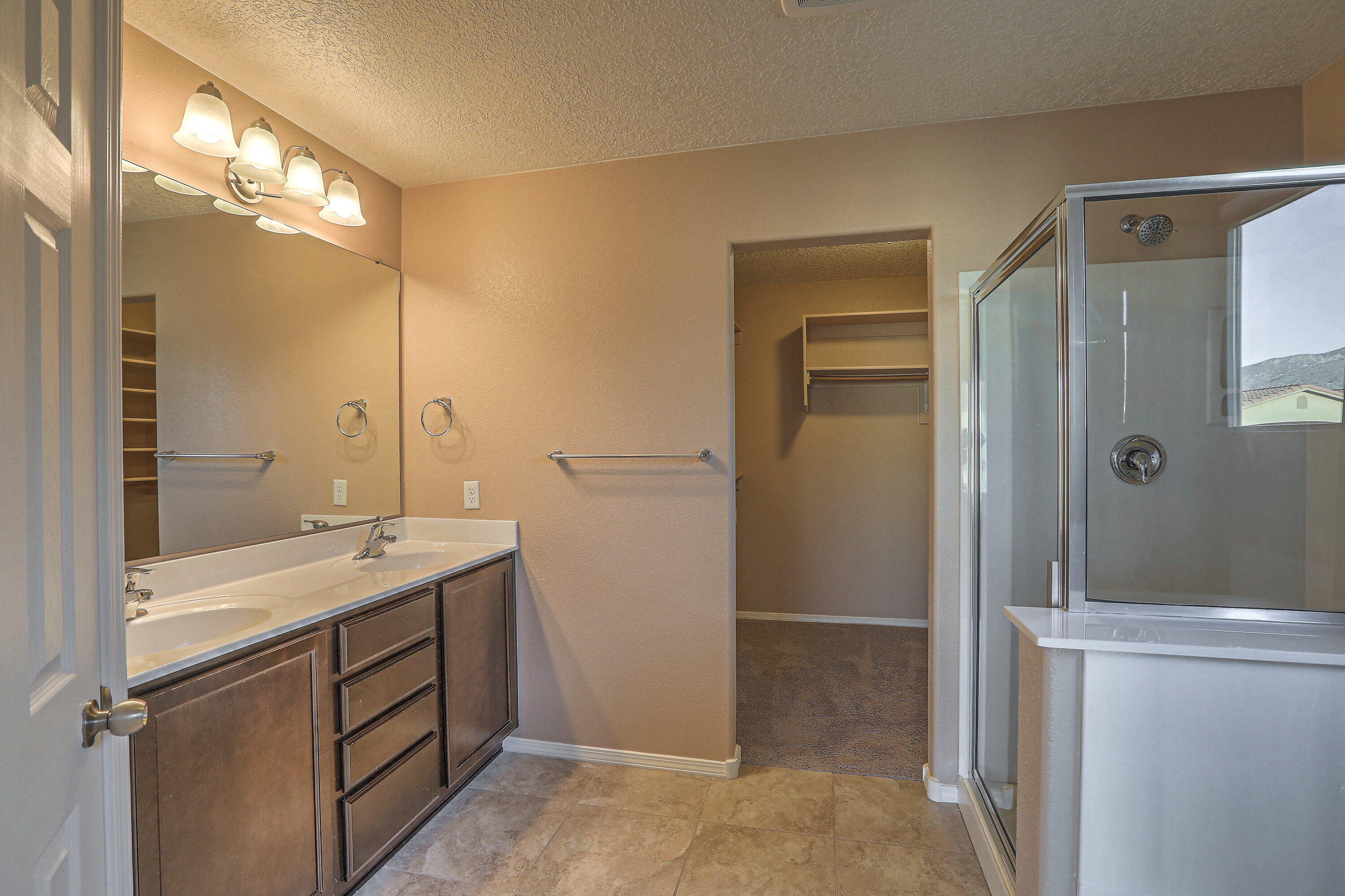 2039 MAYWOOD Drive SE