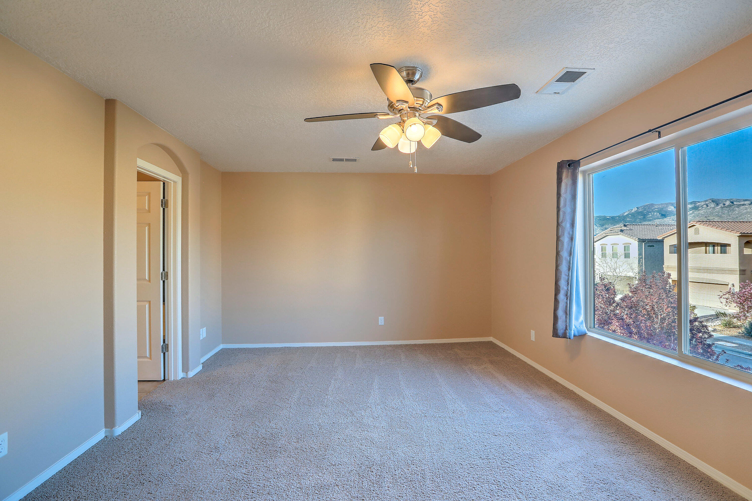 2039 MAYWOOD Drive SE