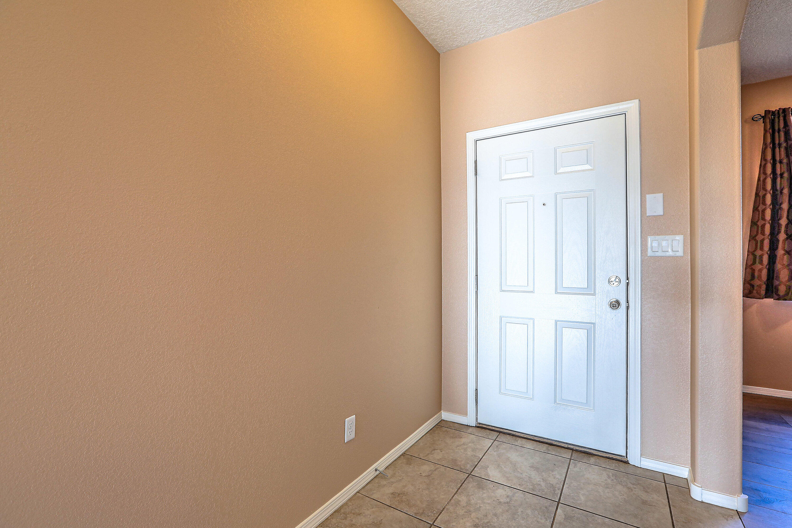 2039 MAYWOOD Drive SE