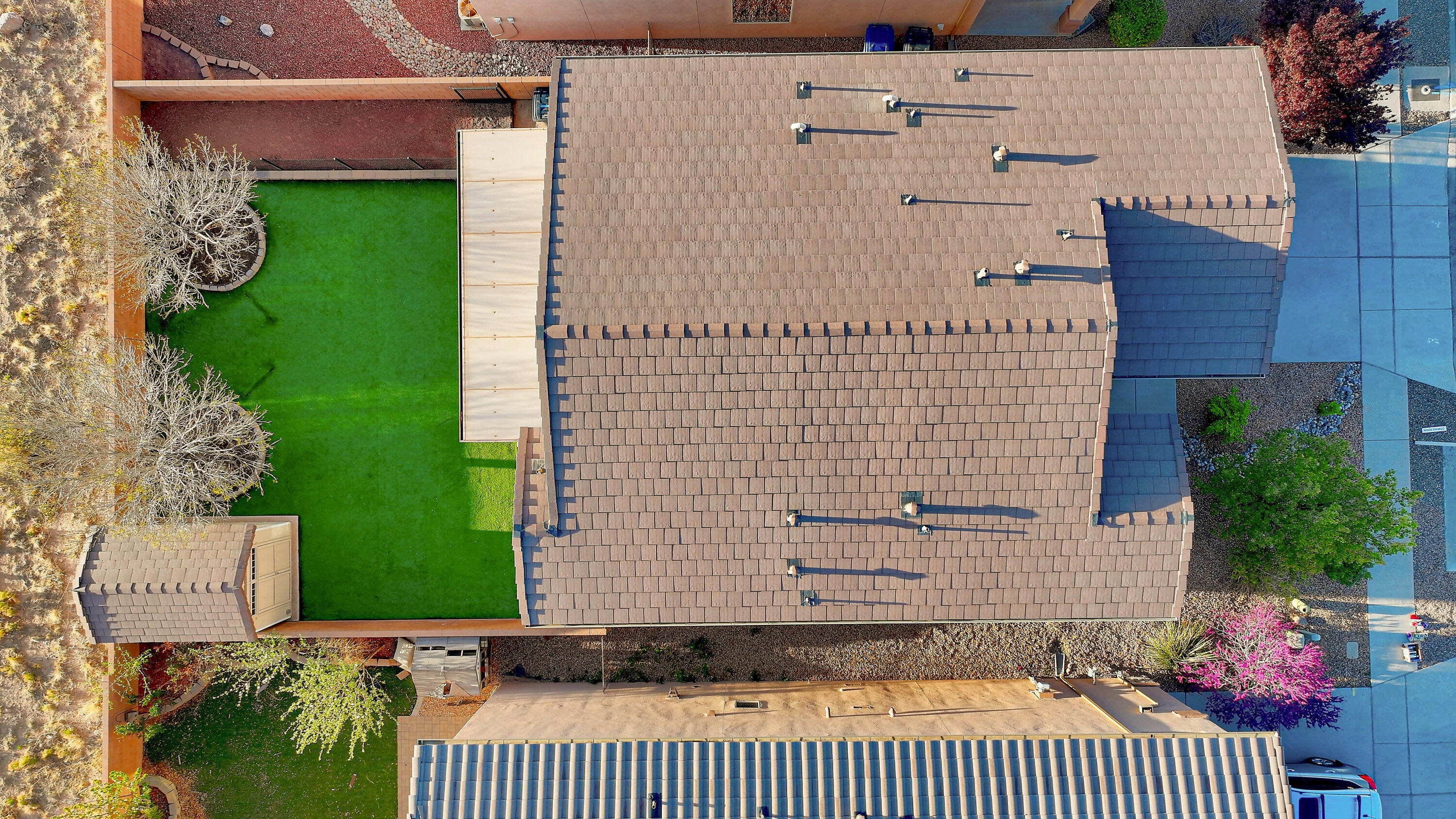 2039 MAYWOOD Drive SE