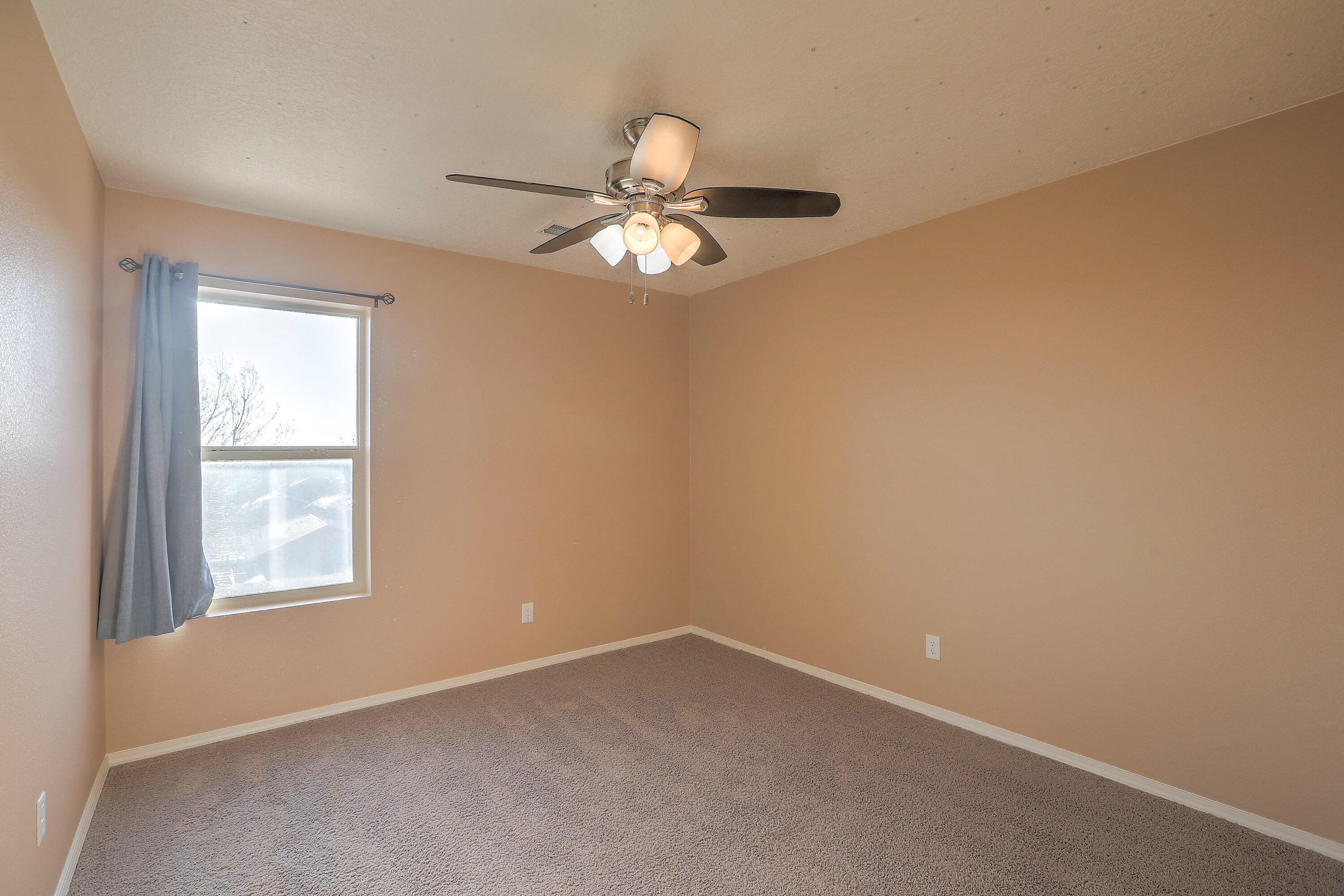 2039 MAYWOOD Drive SE