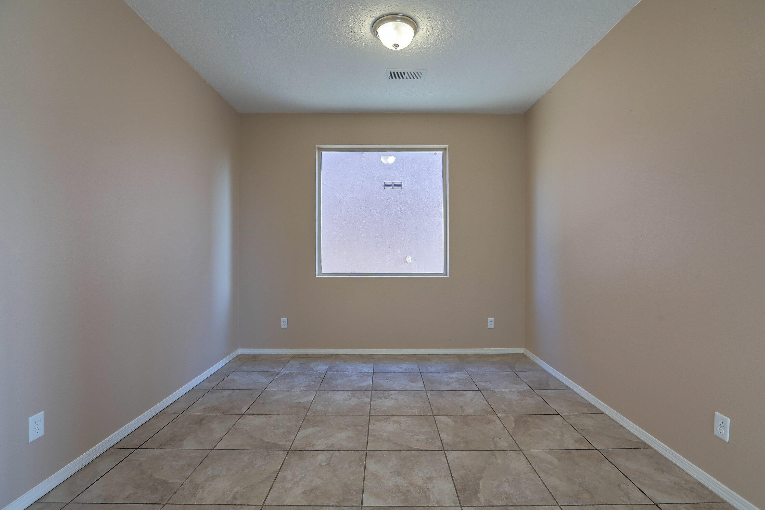 2039 MAYWOOD Drive SE