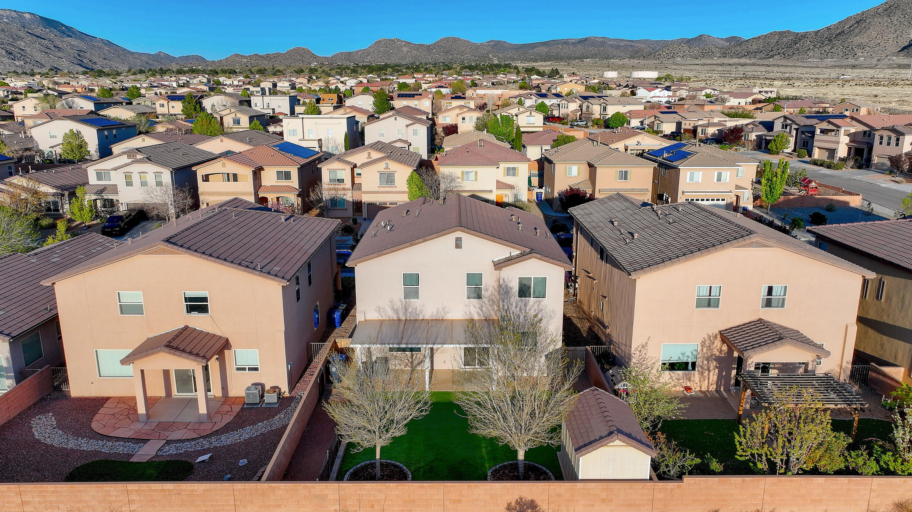 2039 MAYWOOD Drive SE