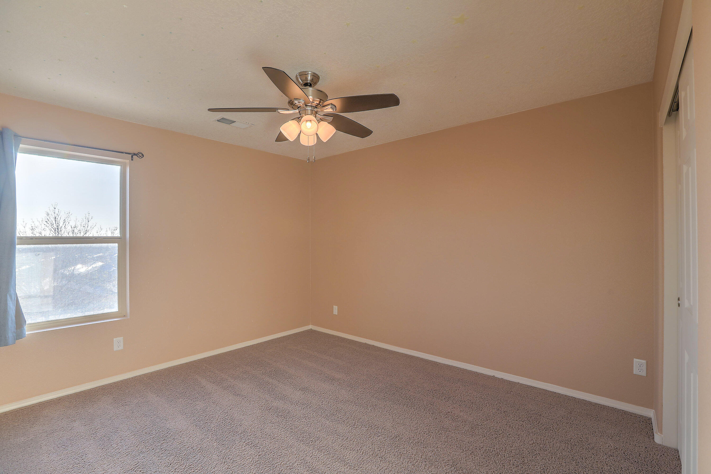 2039 MAYWOOD Drive SE