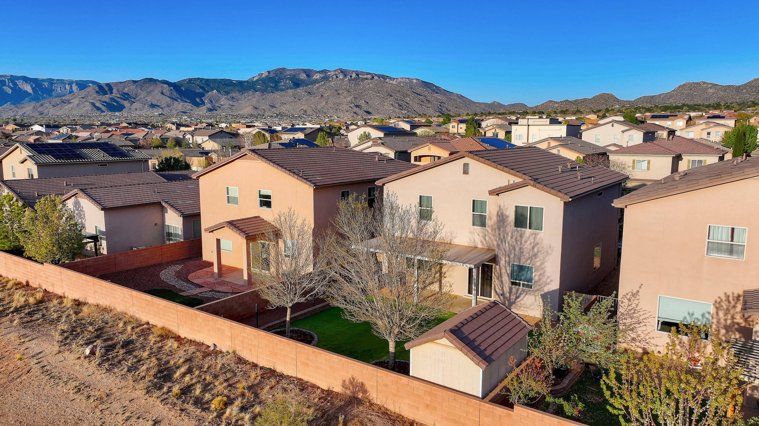 2039 MAYWOOD Drive SE