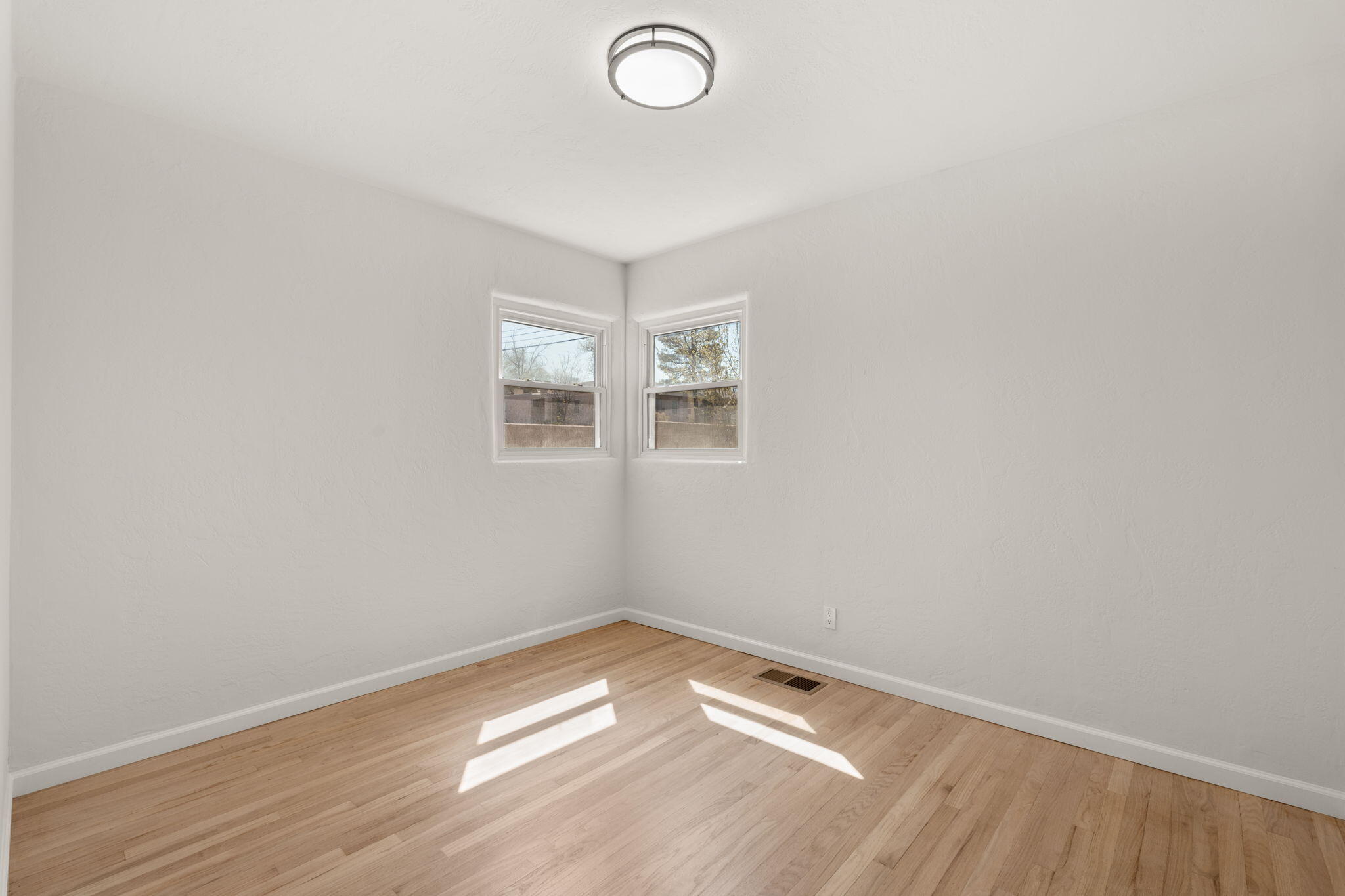 2720 KATHRYN Avenue SE