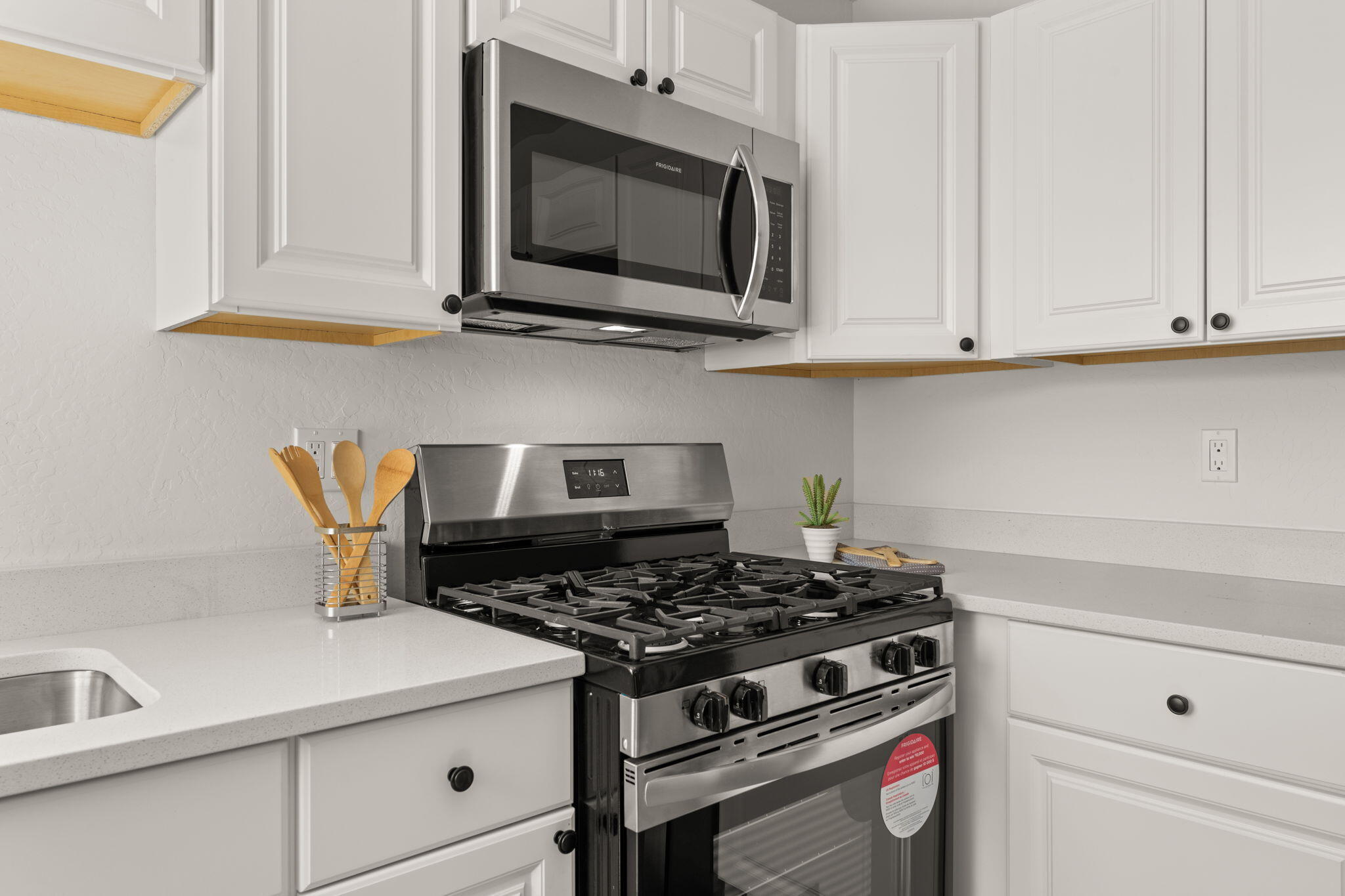 2720 KATHRYN Avenue SE