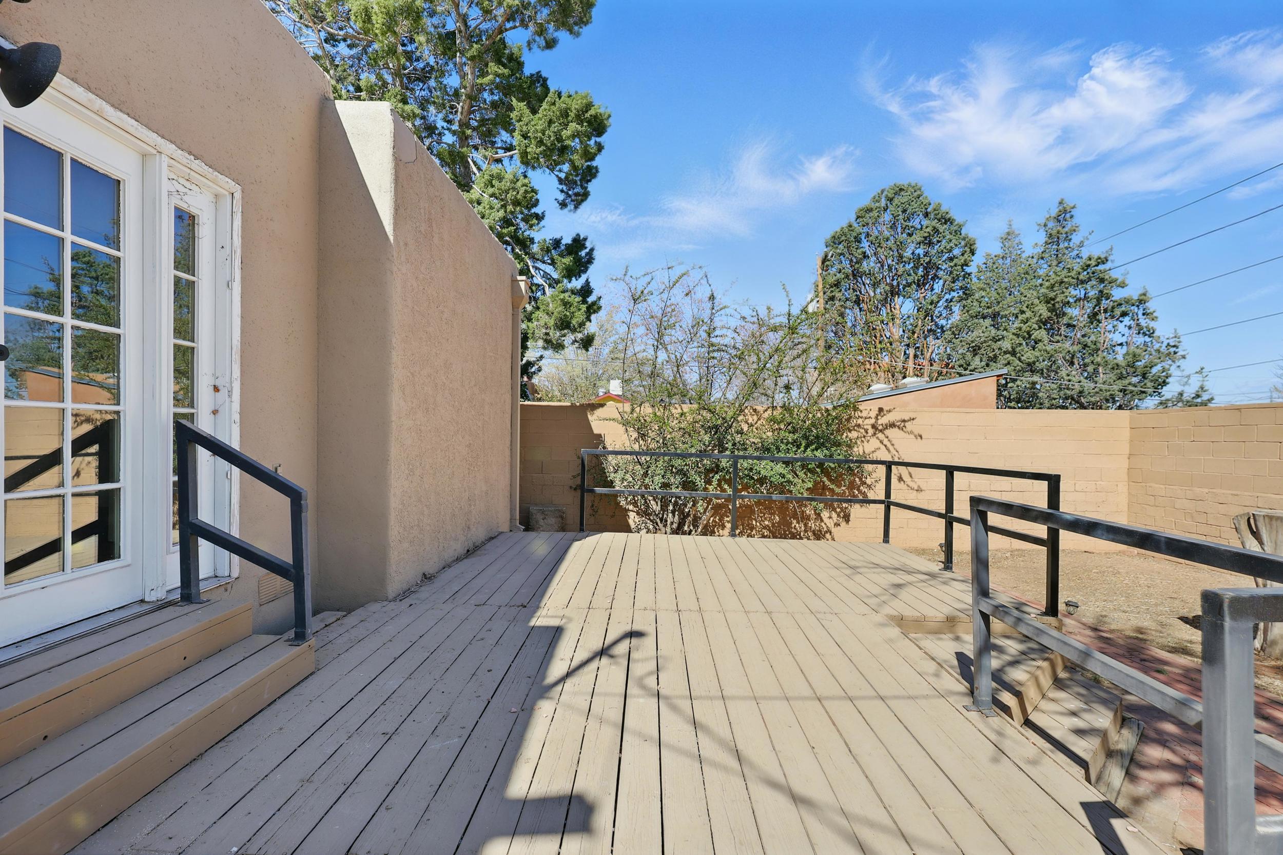 2715 SANTA CRUZ Avenue SE