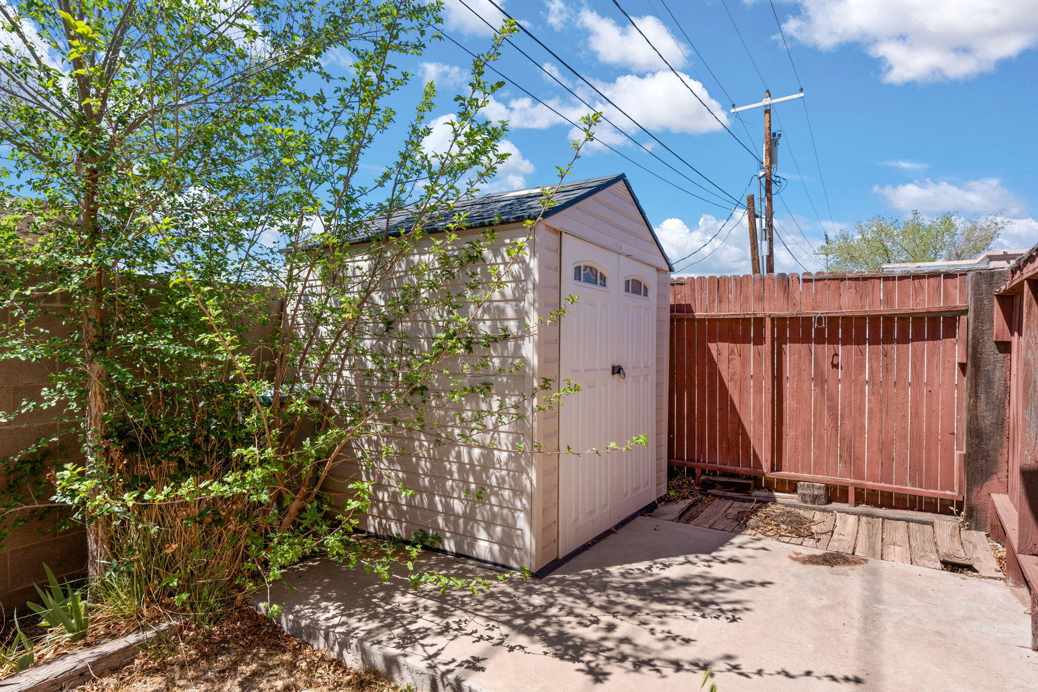 421 CALIFORNIA Street SE