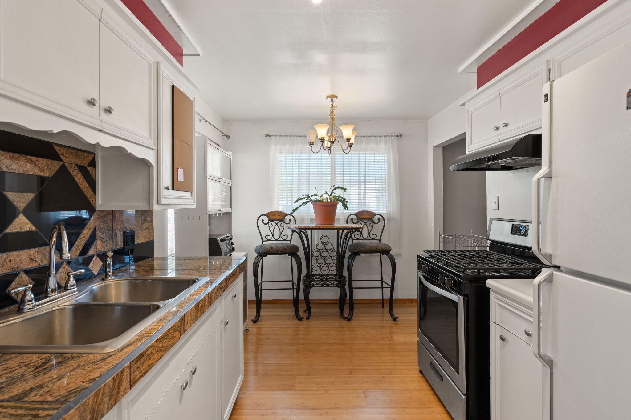 421 CALIFORNIA Street SE