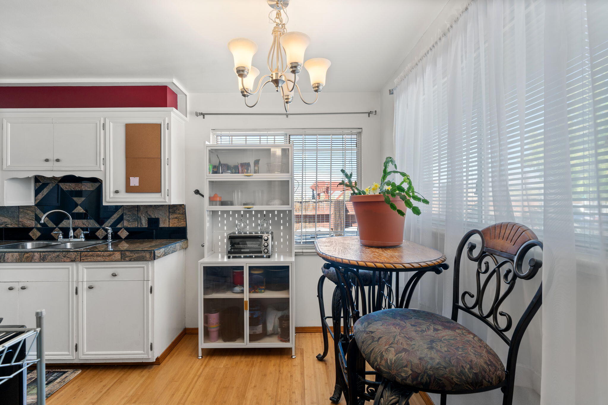 421 CALIFORNIA Street SE