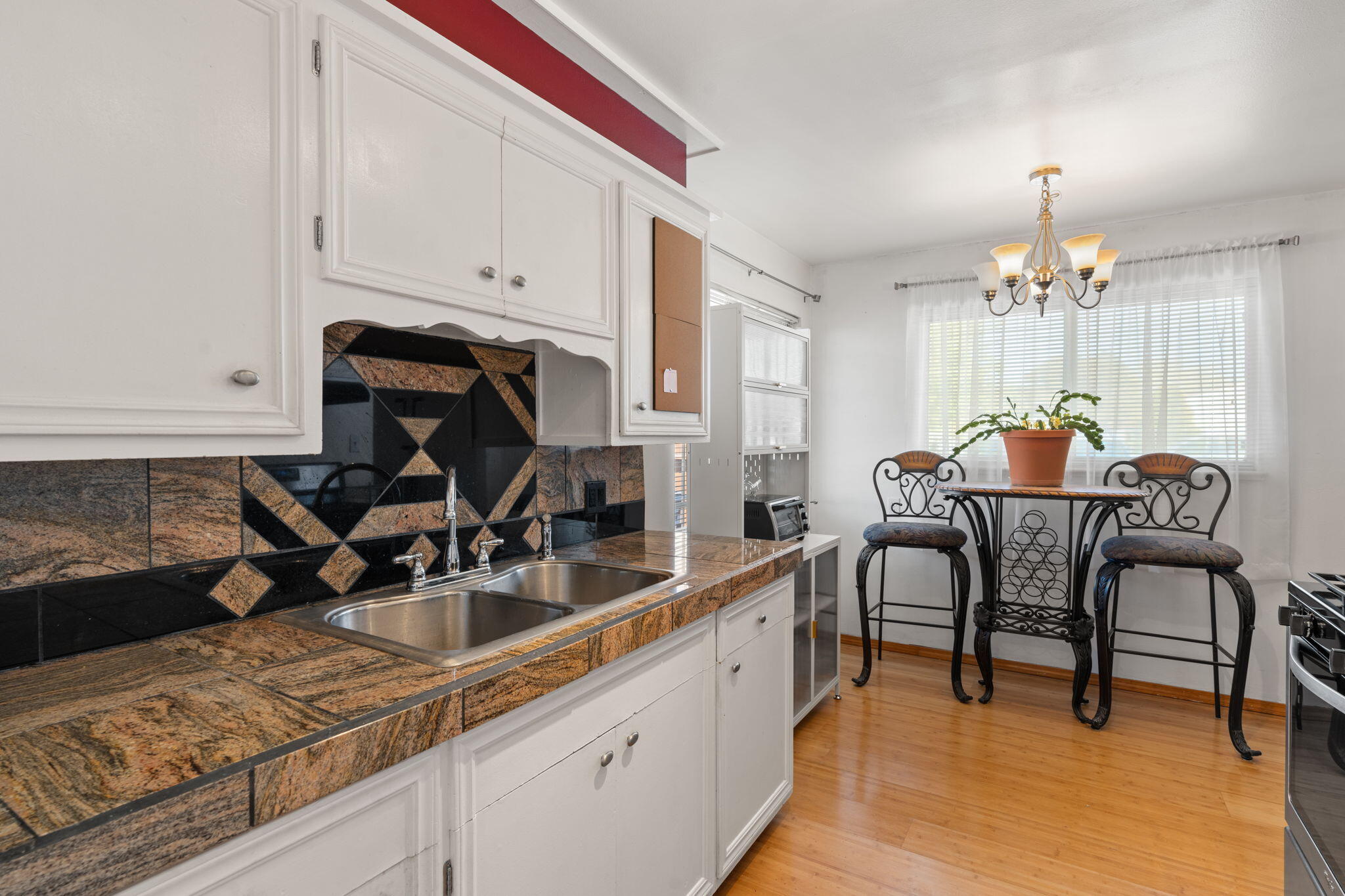 421 CALIFORNIA Street SE