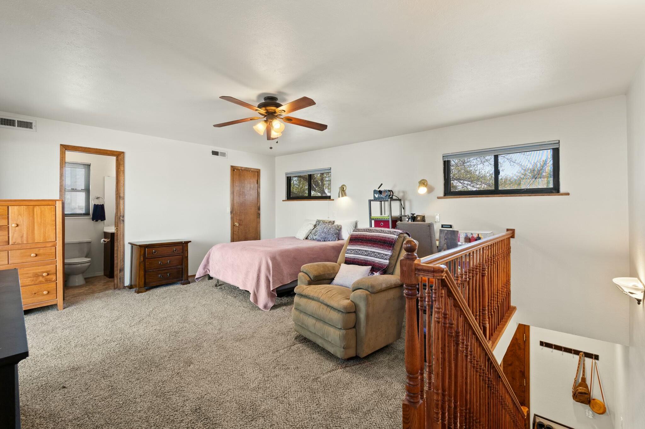 1212 KENTUCKY Street NE