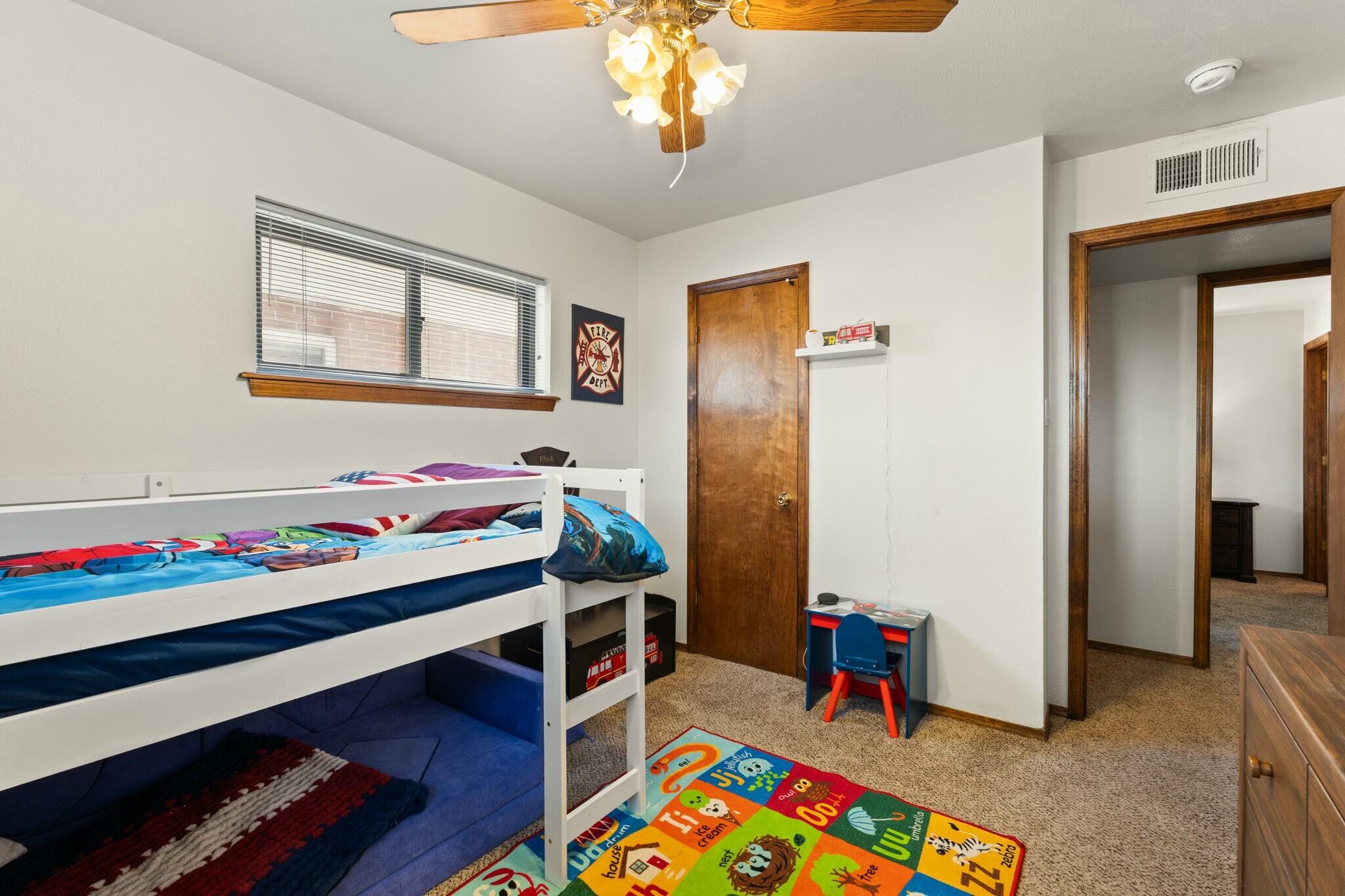 1212 KENTUCKY Street NE