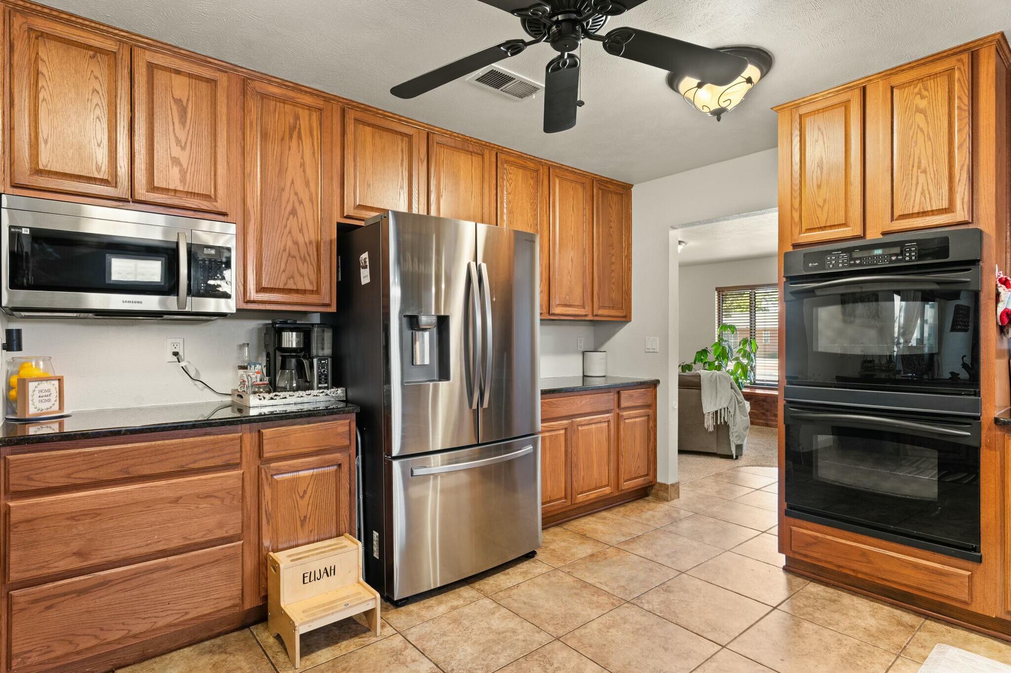 1212 KENTUCKY Street NE