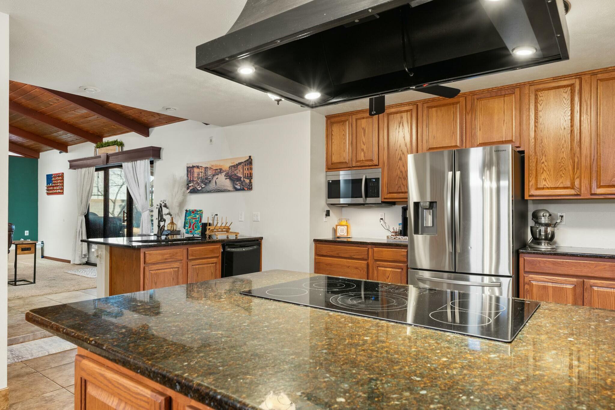 1212 KENTUCKY Street NE