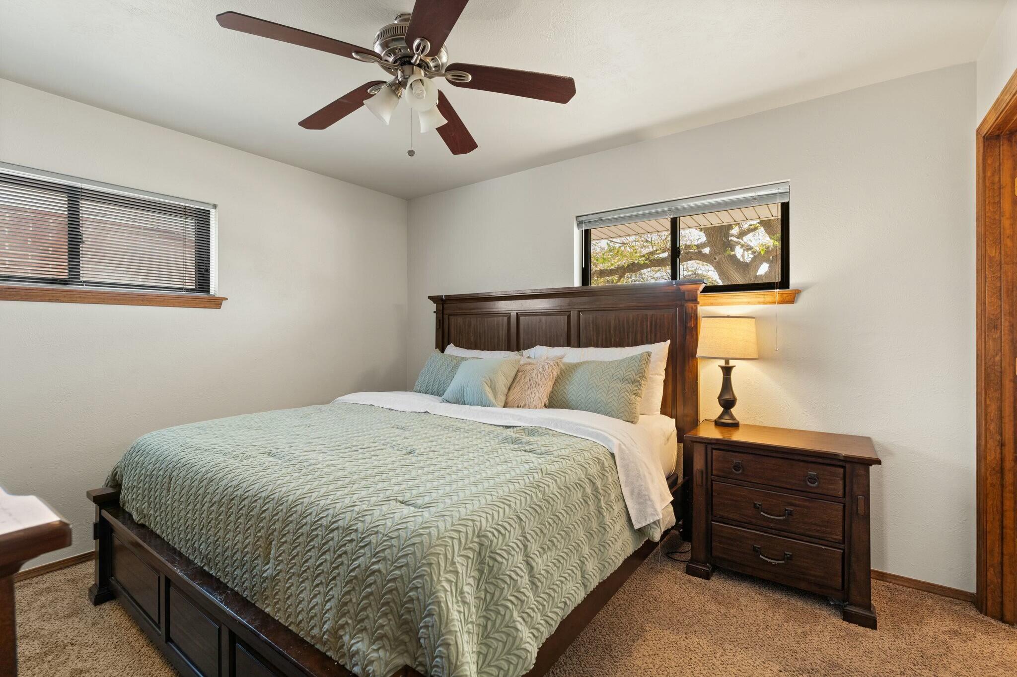 1212 KENTUCKY Street NE