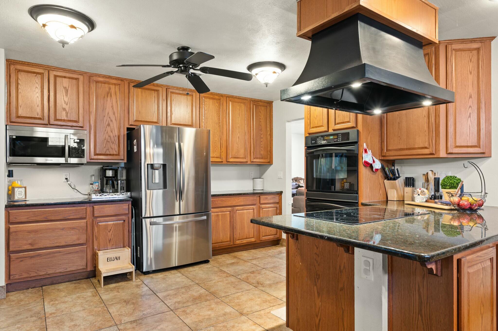 1212 KENTUCKY Street NE