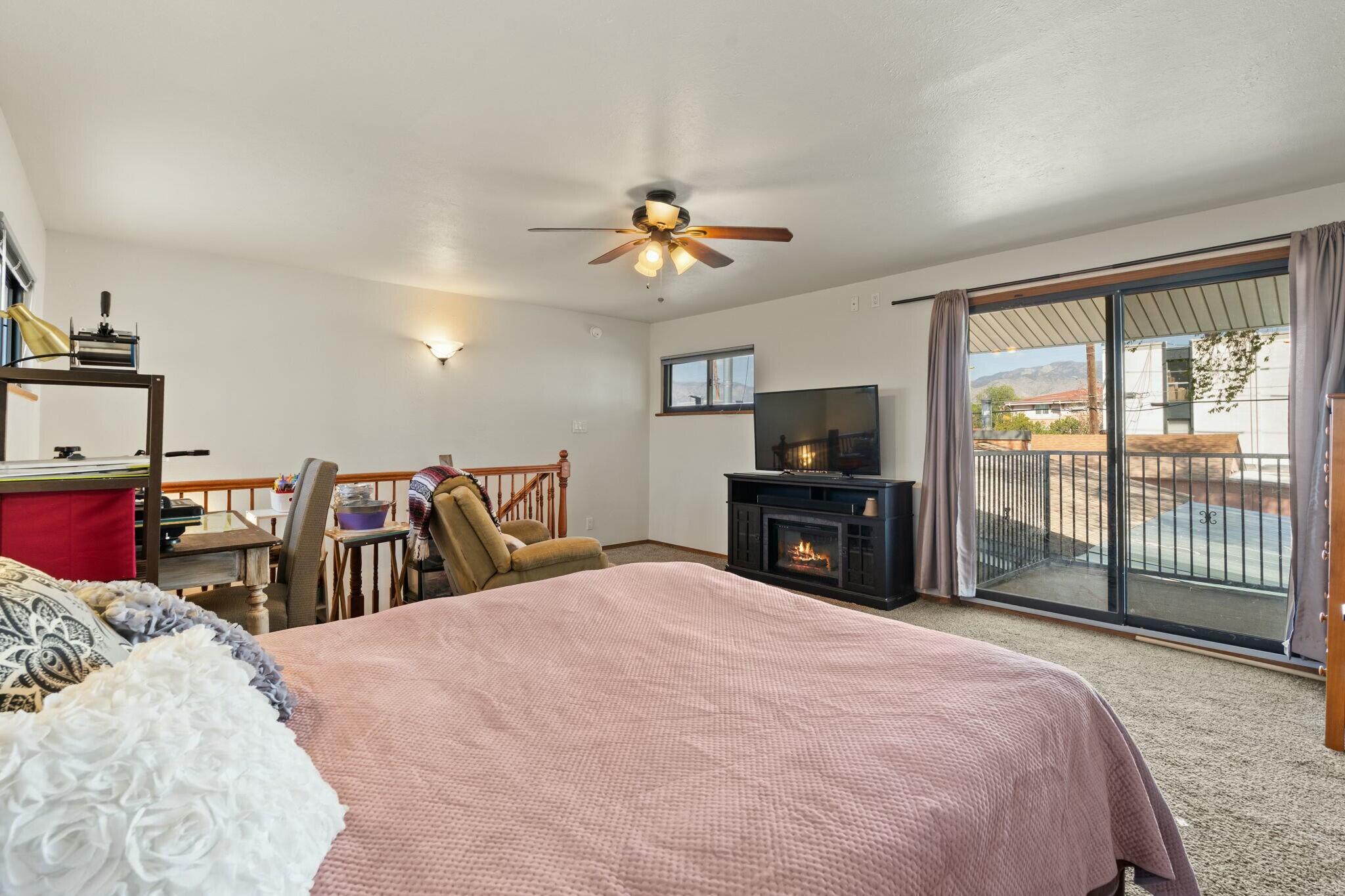 1212 KENTUCKY Street NE