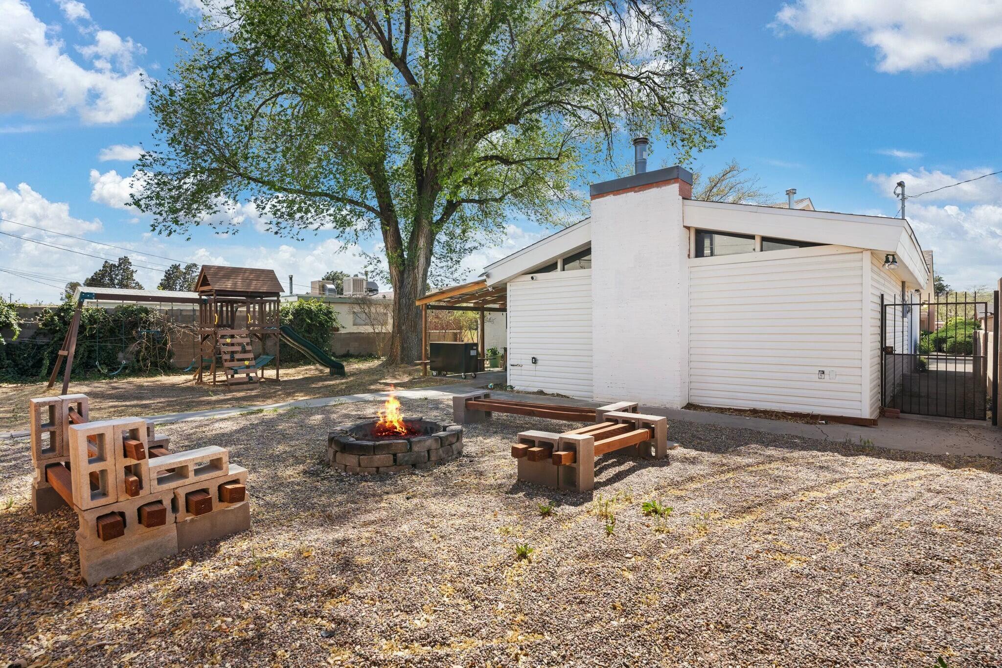 1212 KENTUCKY Street NE