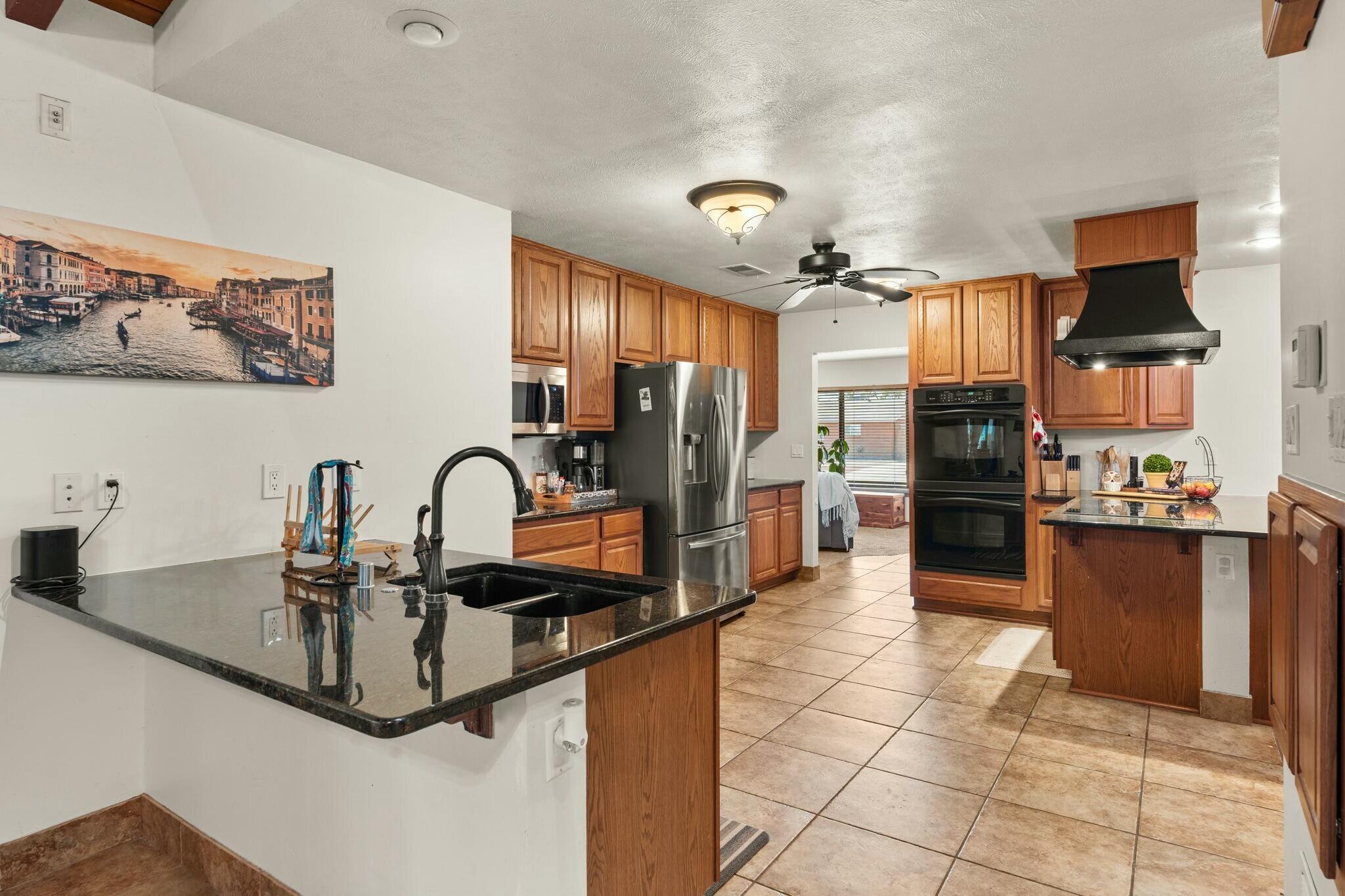 1212 KENTUCKY Street NE