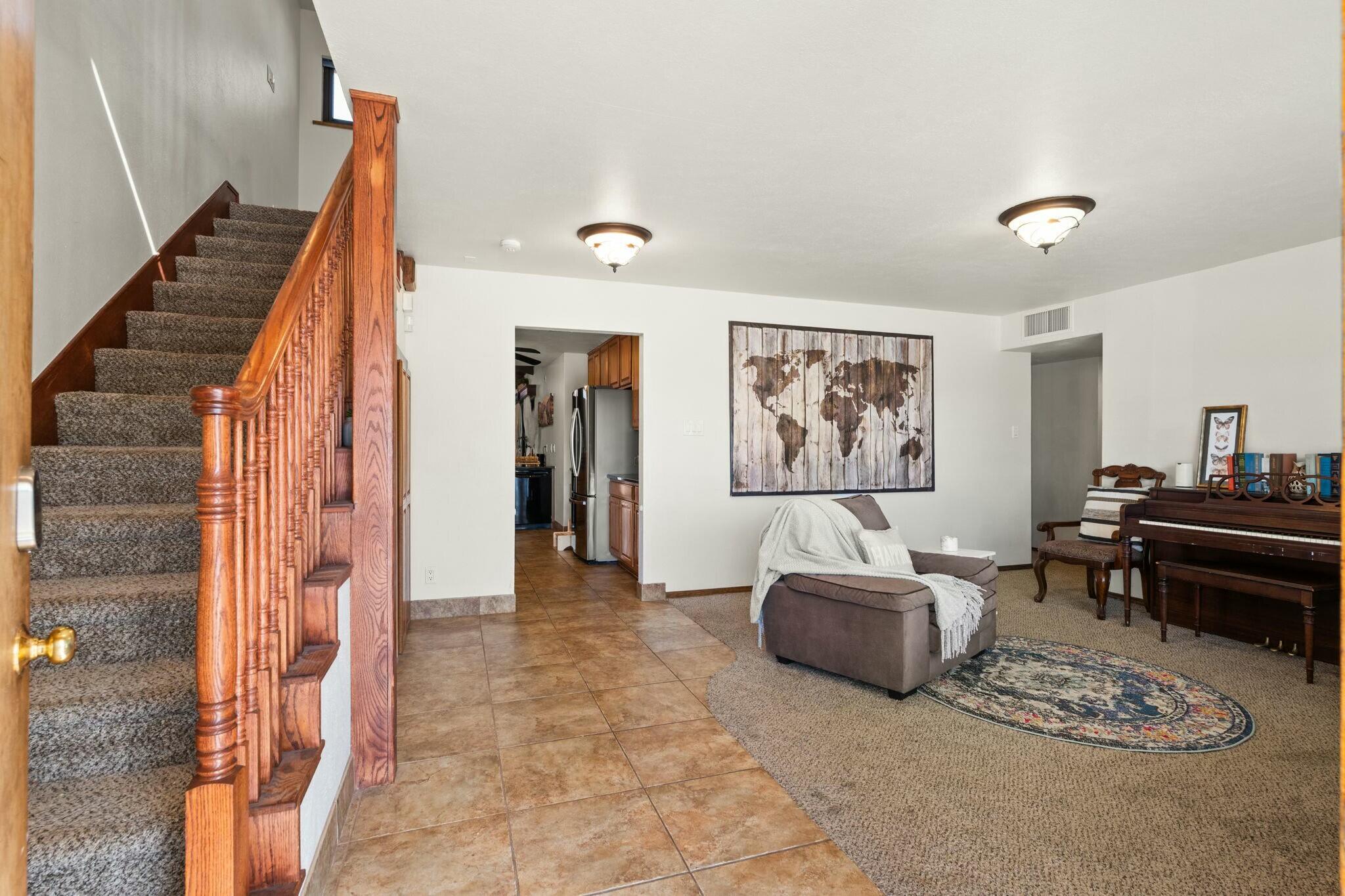 1212 KENTUCKY Street NE