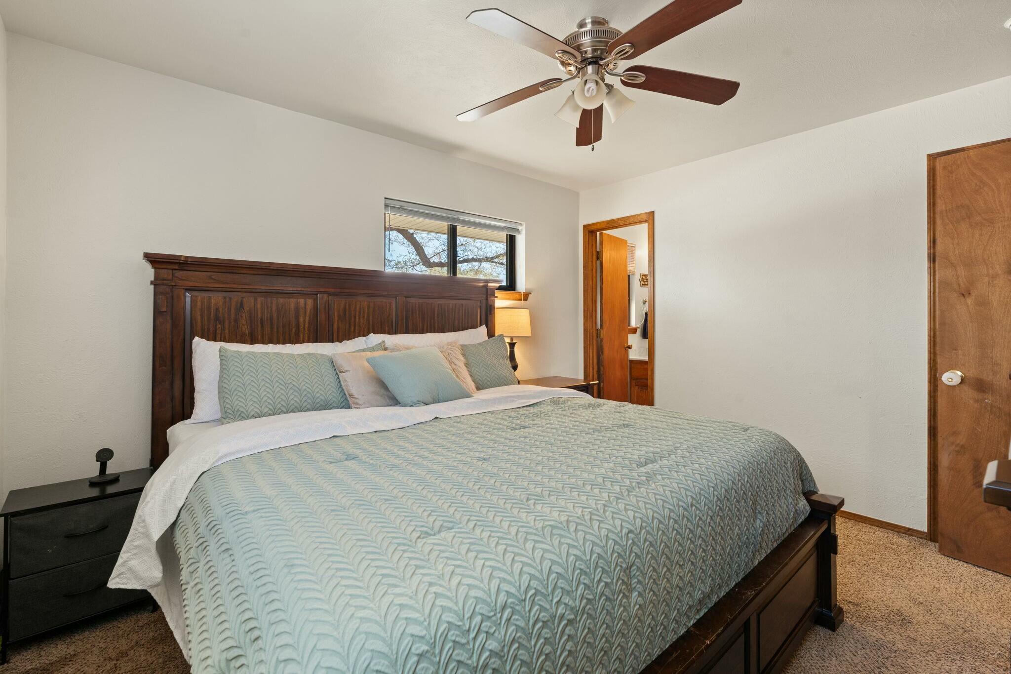 1212 KENTUCKY Street NE