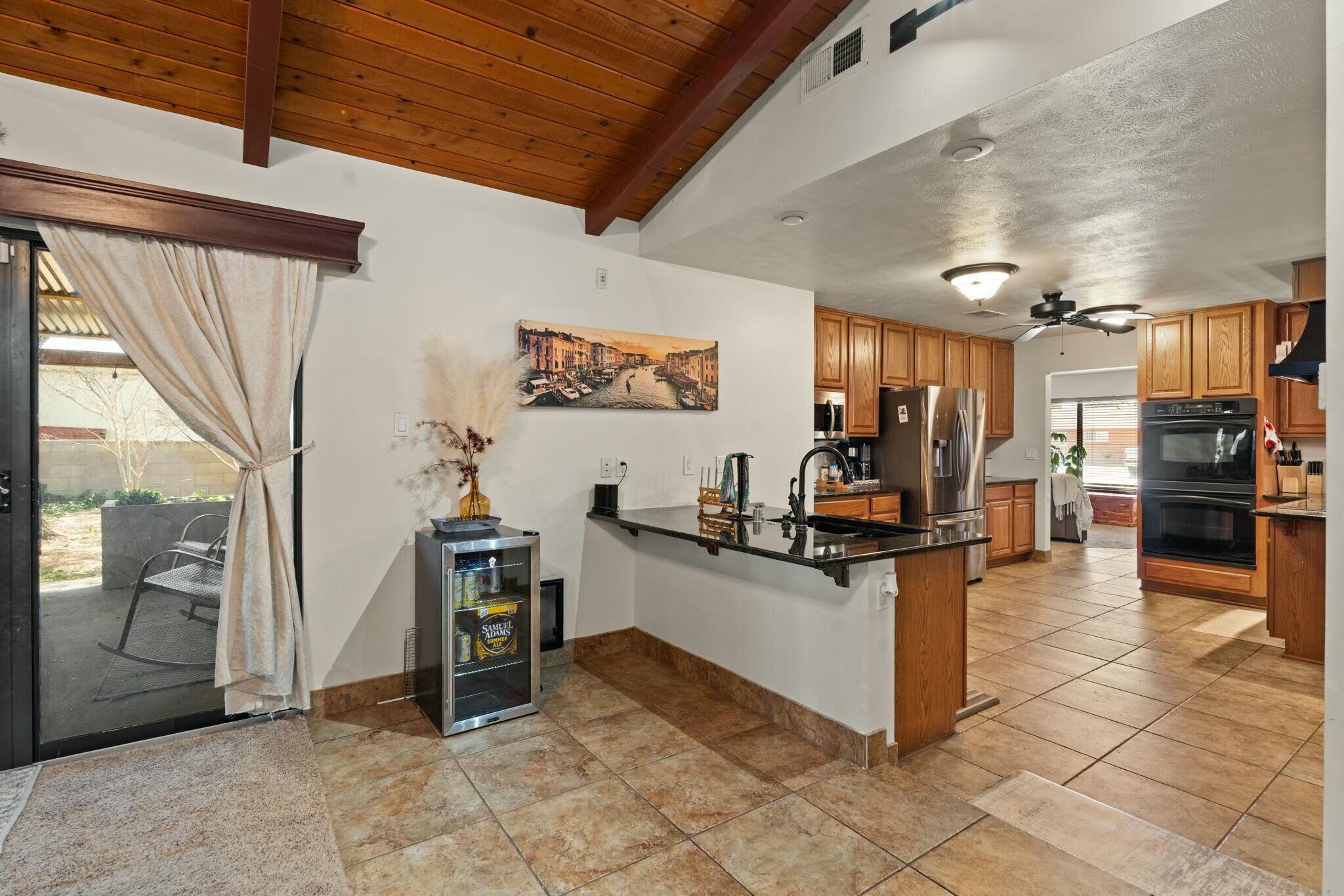 1212 KENTUCKY Street NE