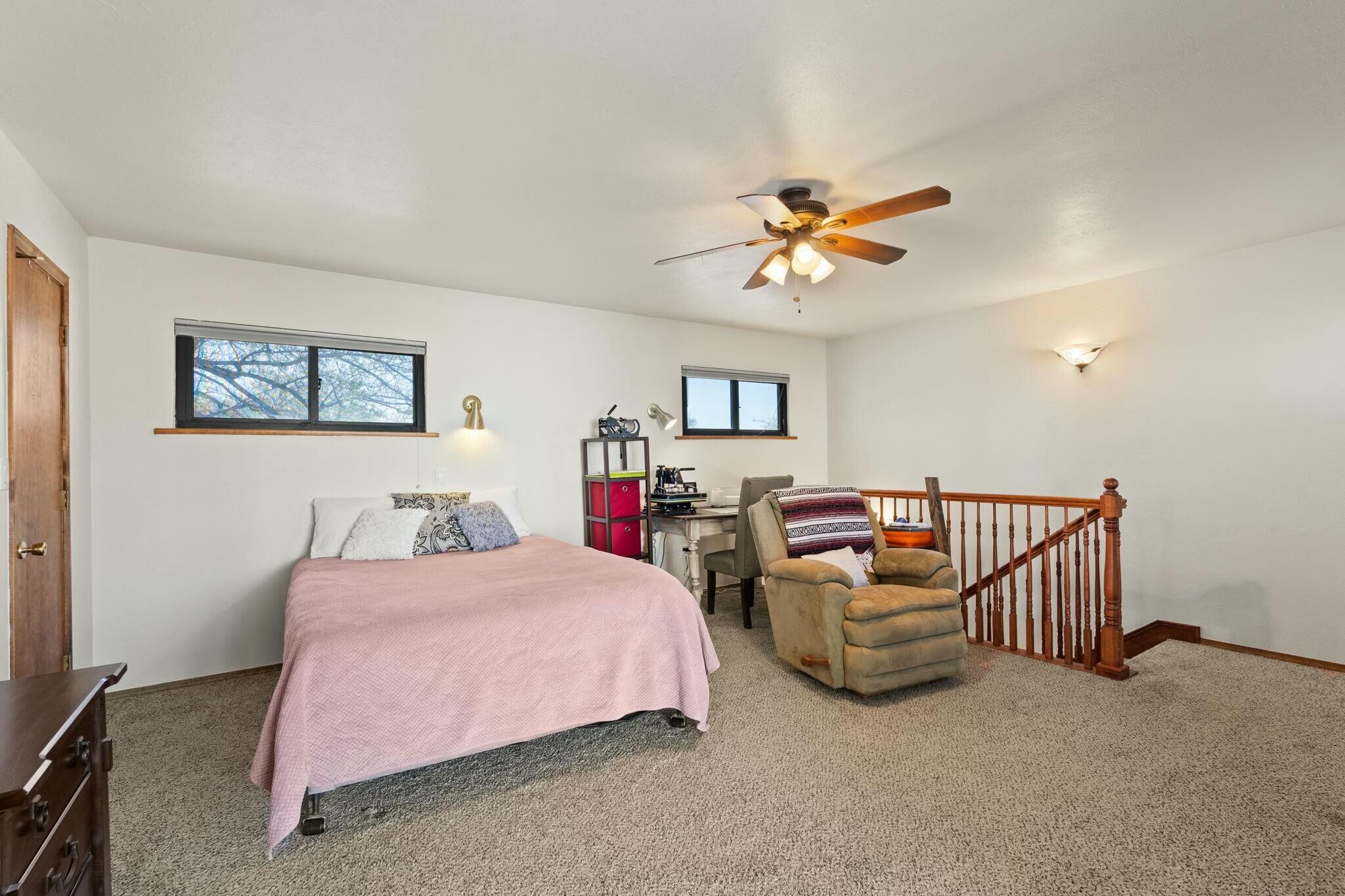 1212 KENTUCKY Street NE