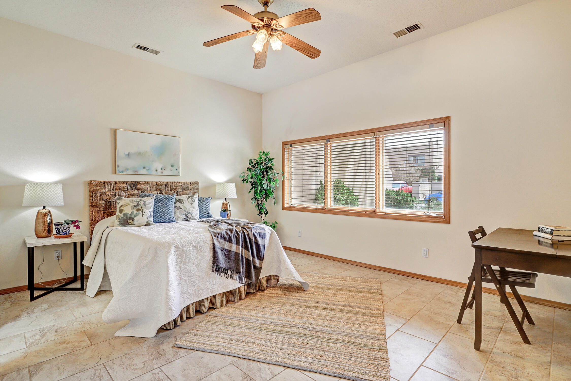 3017 CALLE DEL BOSQUE NW