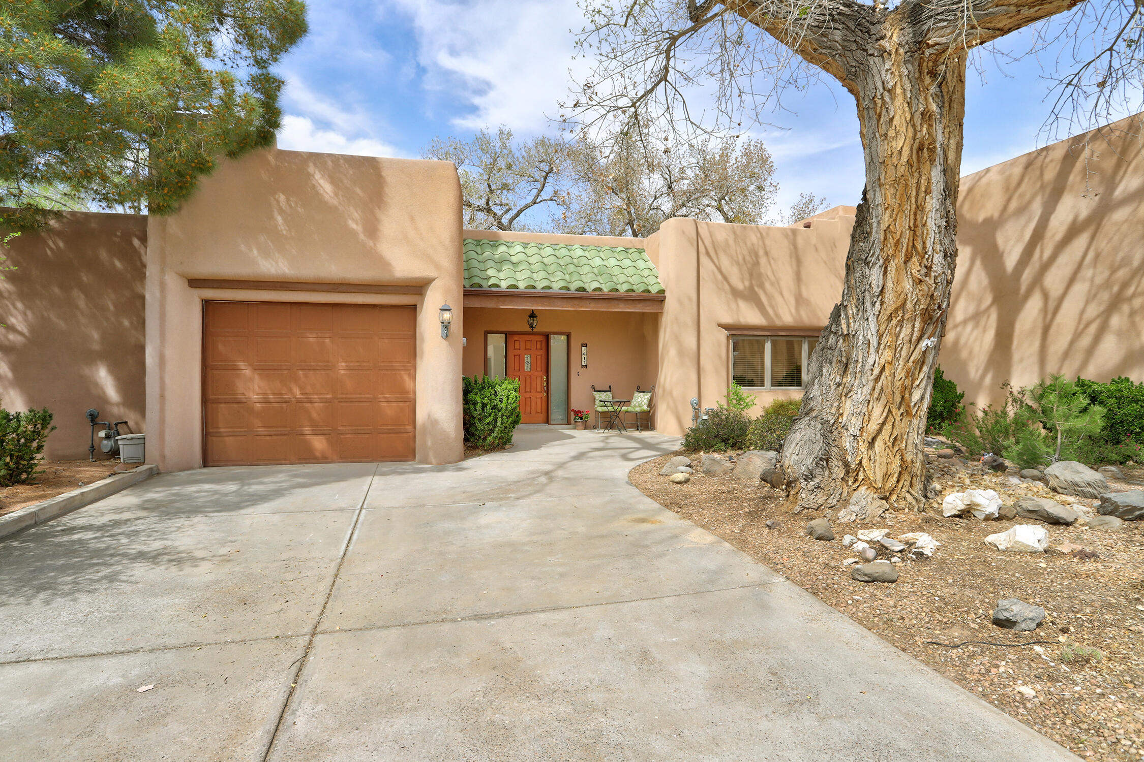 3017 CALLE DEL BOSQUE NW