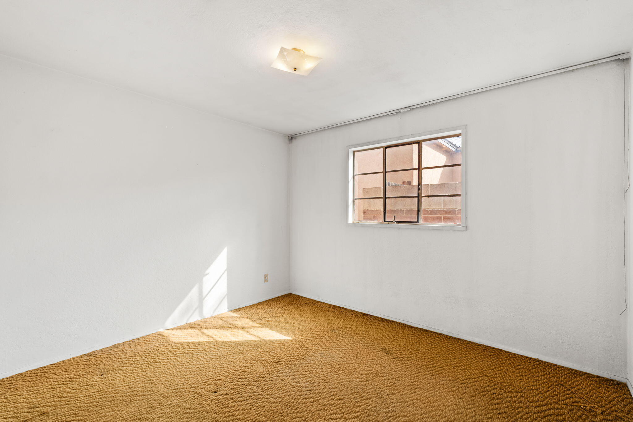 9628 EUCLID Avenue NE