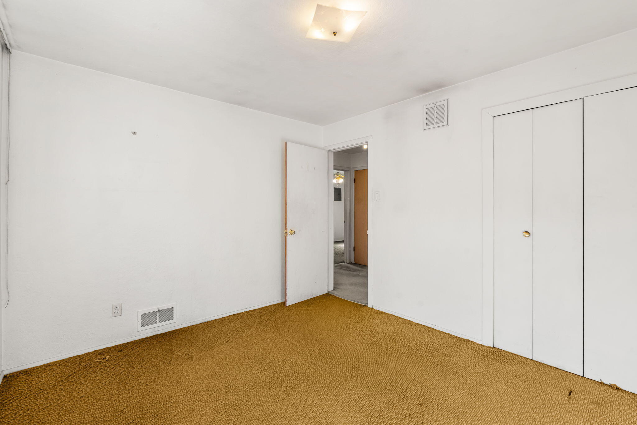 9628 EUCLID Avenue NE