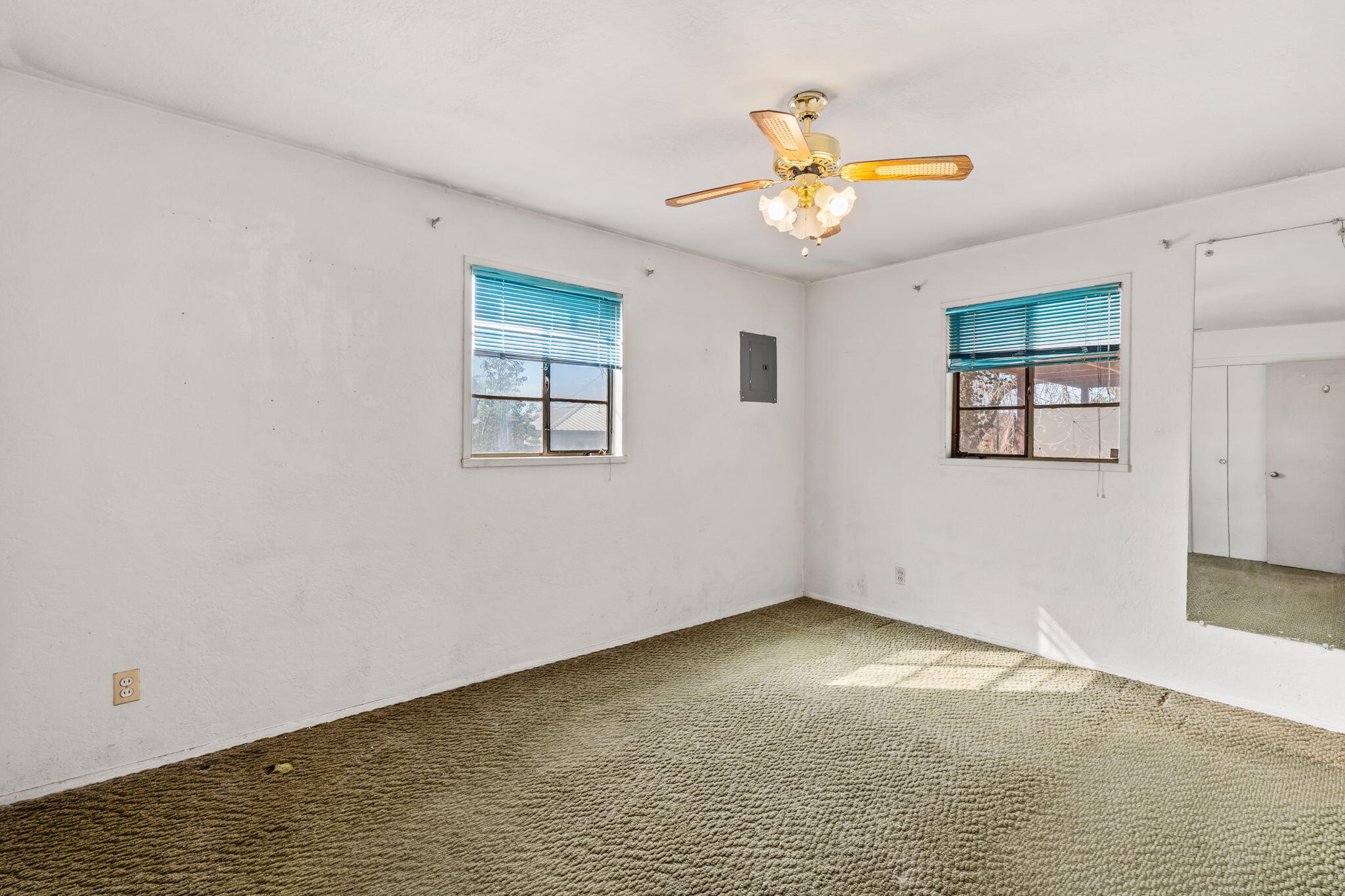 9628 EUCLID Avenue NE