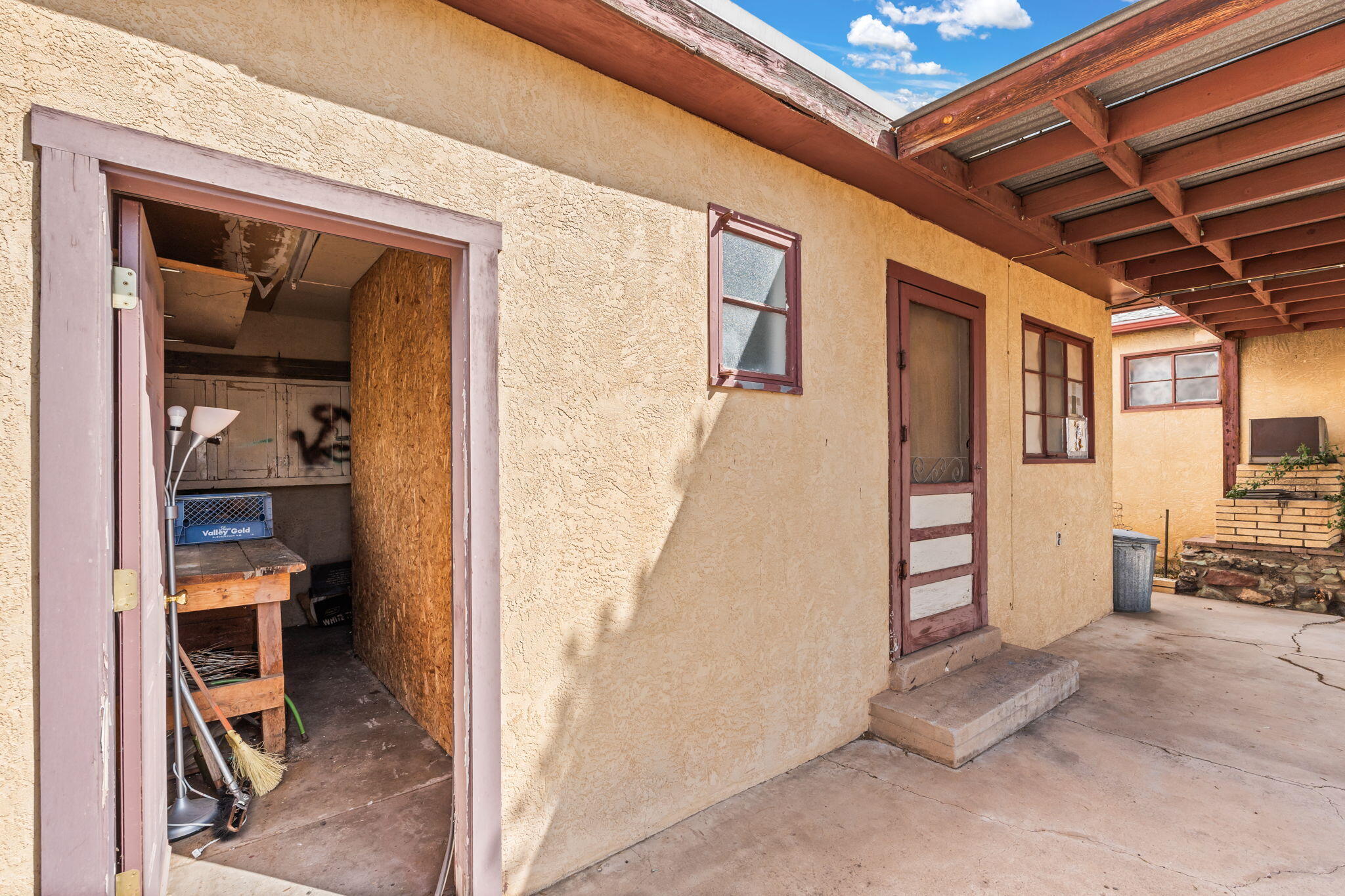 9628 EUCLID Avenue NE