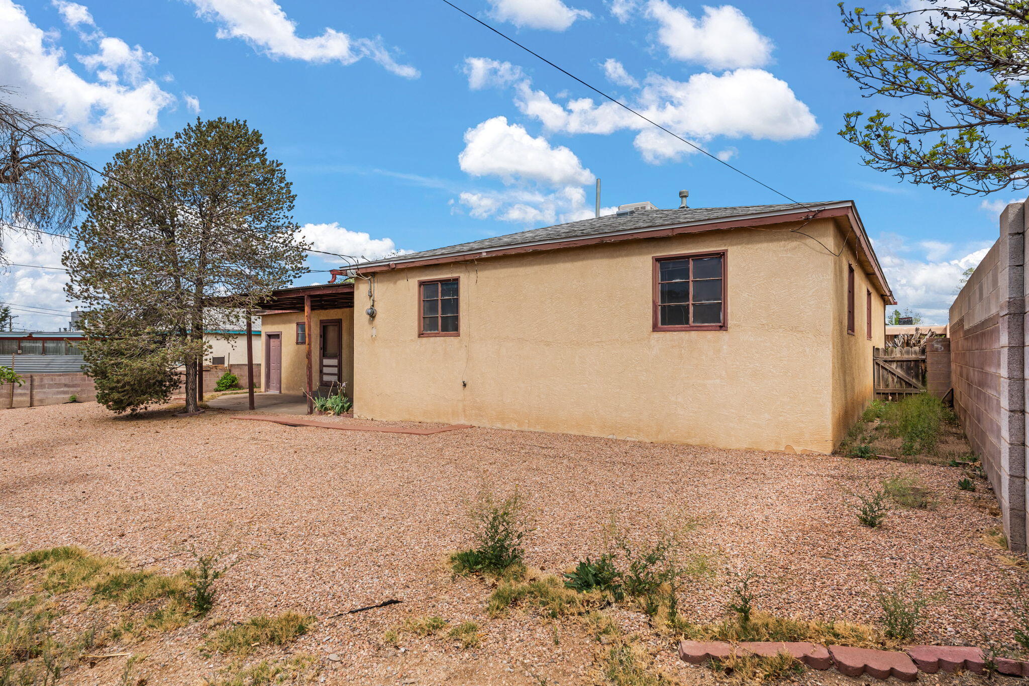 9628 EUCLID Avenue NE