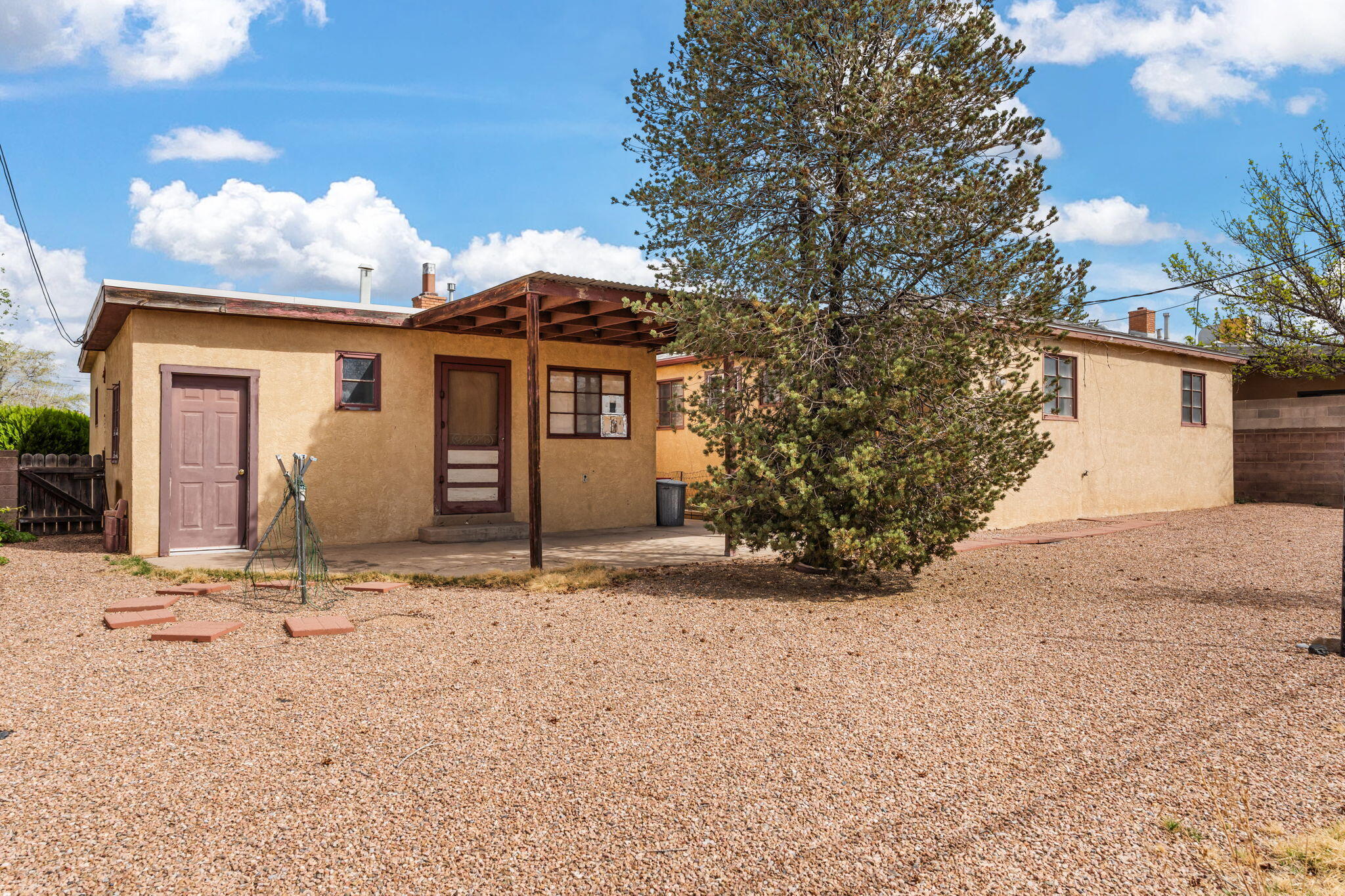 9628 EUCLID Avenue NE